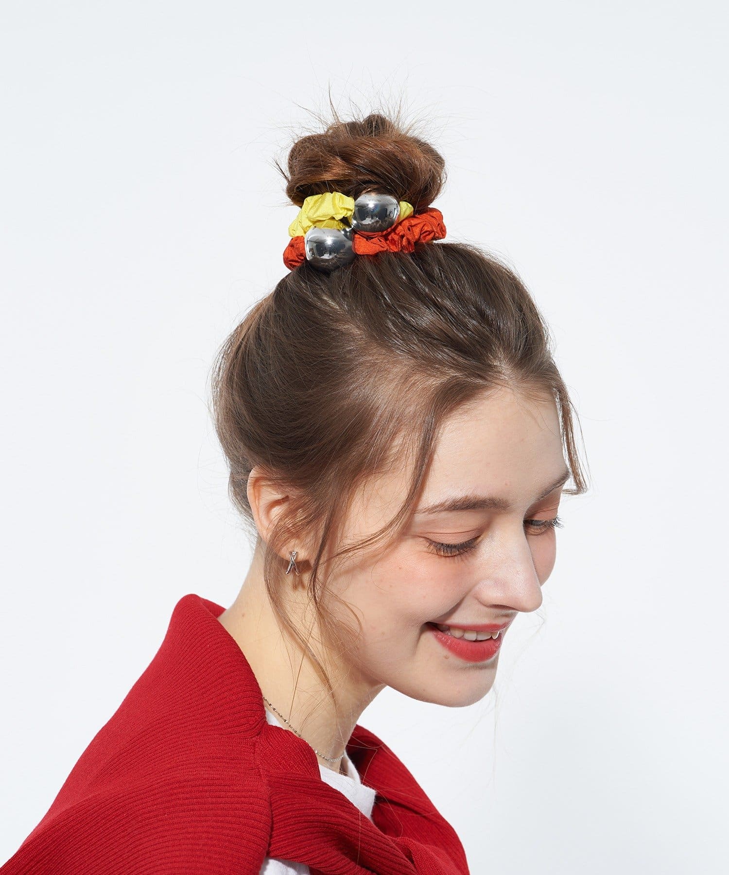 3COINS(スリーコインズ) ボールチャーム付きヘアゴム