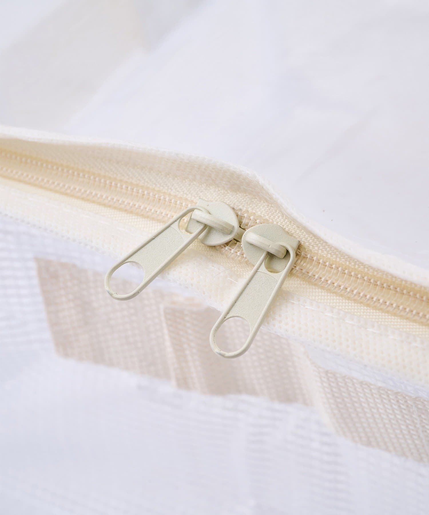 3COINS(スリーコインズ) ビックコミックも入る小分け収納