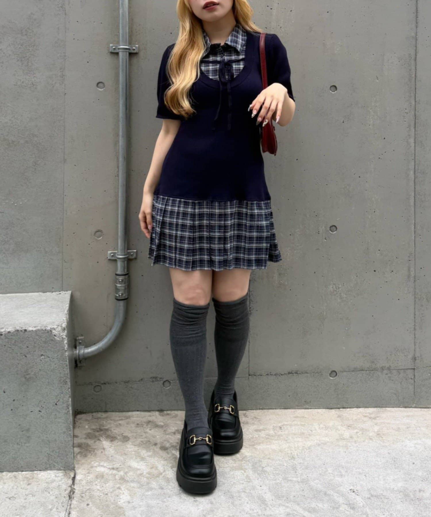 NICE CLAUP / OLIVE des OLIVE OUTLET(ナイスクラップ  / オリーブ デ オリーブ アウトレット) 【continuer】裾プリーツドッキングニットワンピース