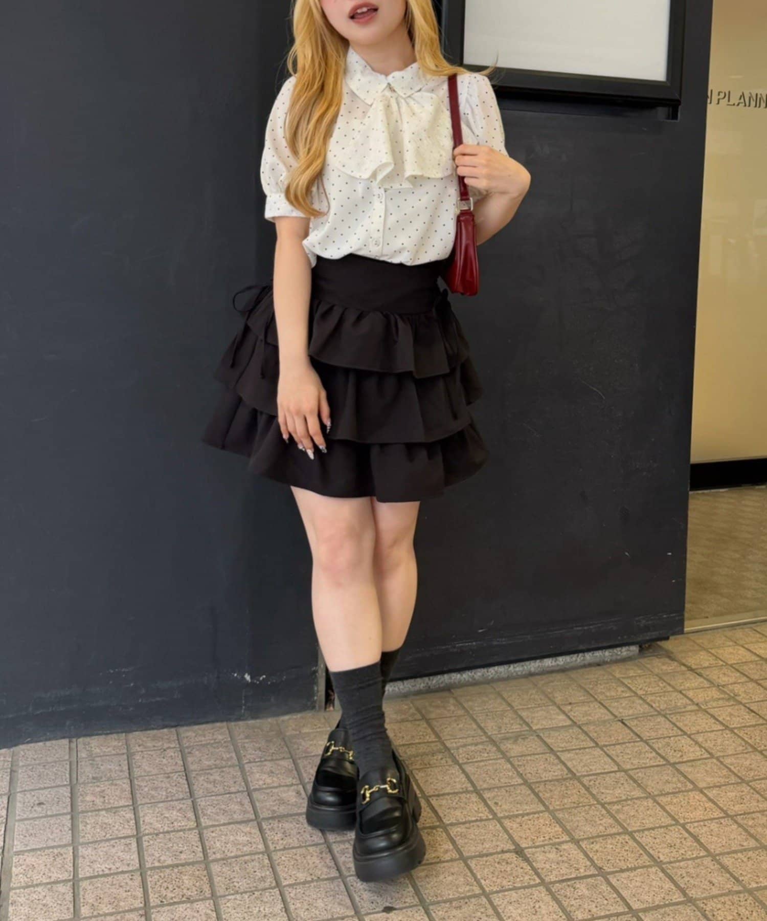 NICE CLAUP / OLIVE des OLIVE OUTLET(ナイスクラップ  / オリーブ デ オリーブ アウトレット) 【ANOTHER BRANCH】【ふんわりシルエット】レースボウタイ付ブラウス