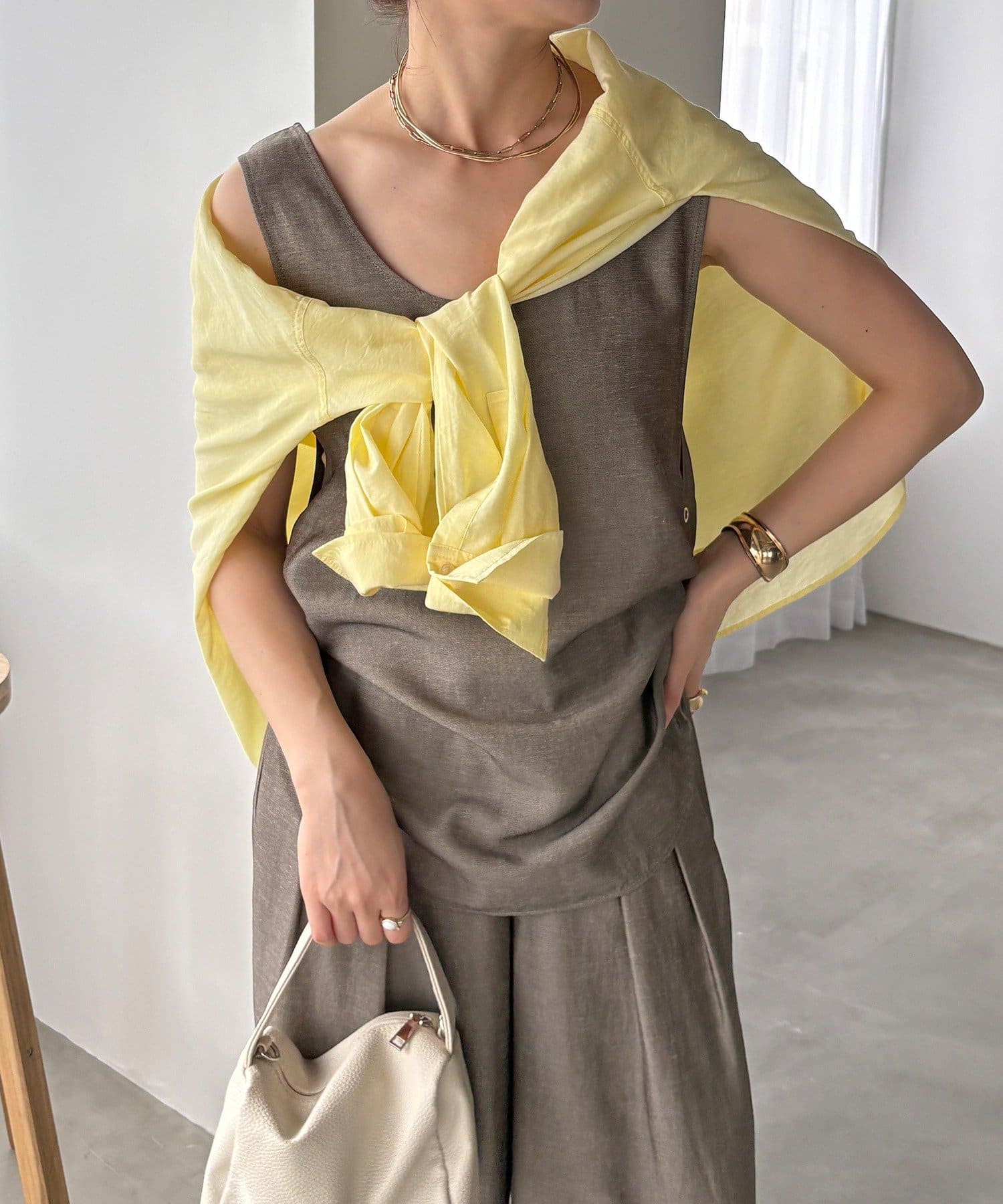 DOUDOU(ドゥドゥ) 【セットアップ可能】リネン混サイドデザインタンクブラウス