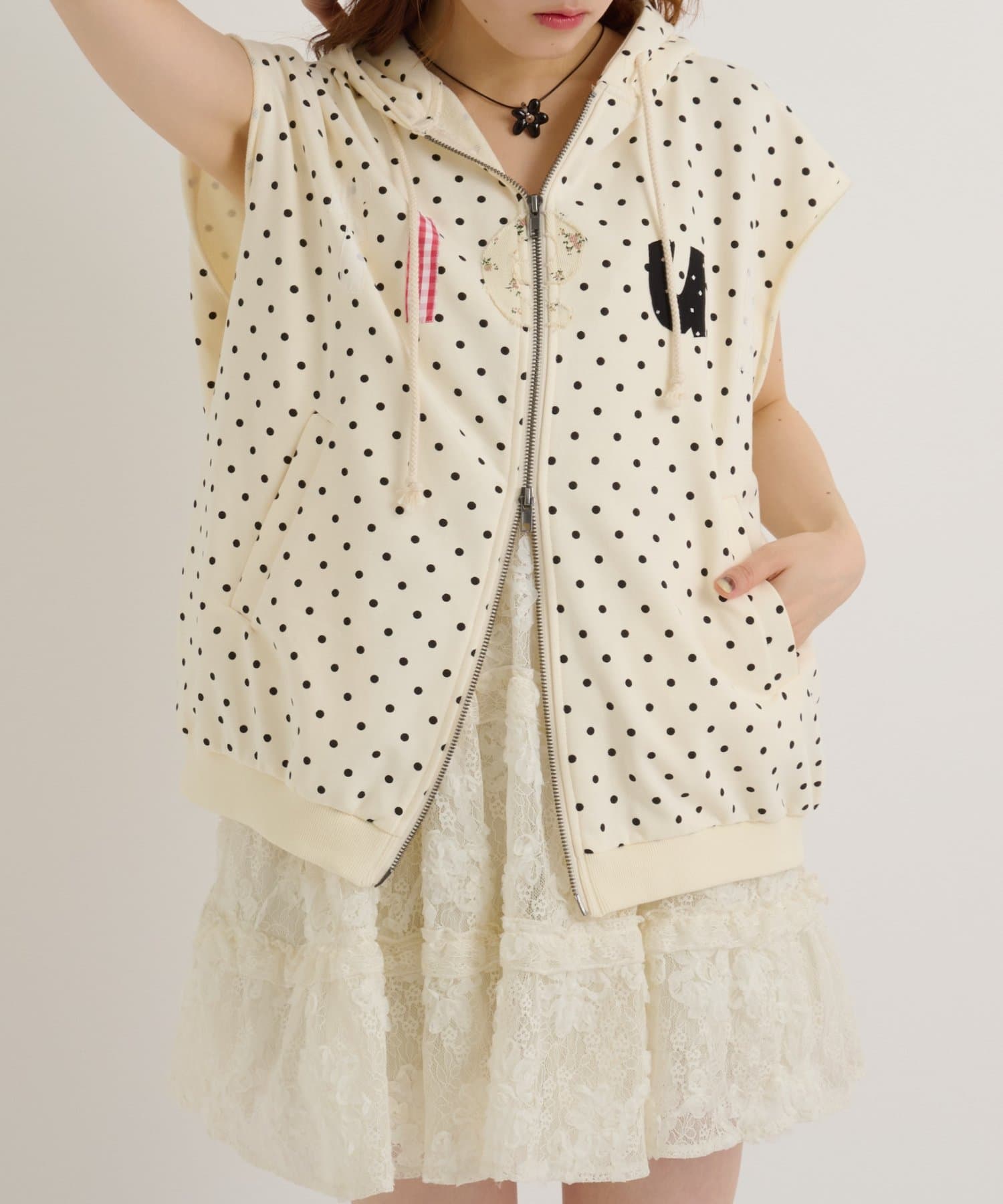 w closet(ダブルクローゼット) ノースリパッチワークパーカー