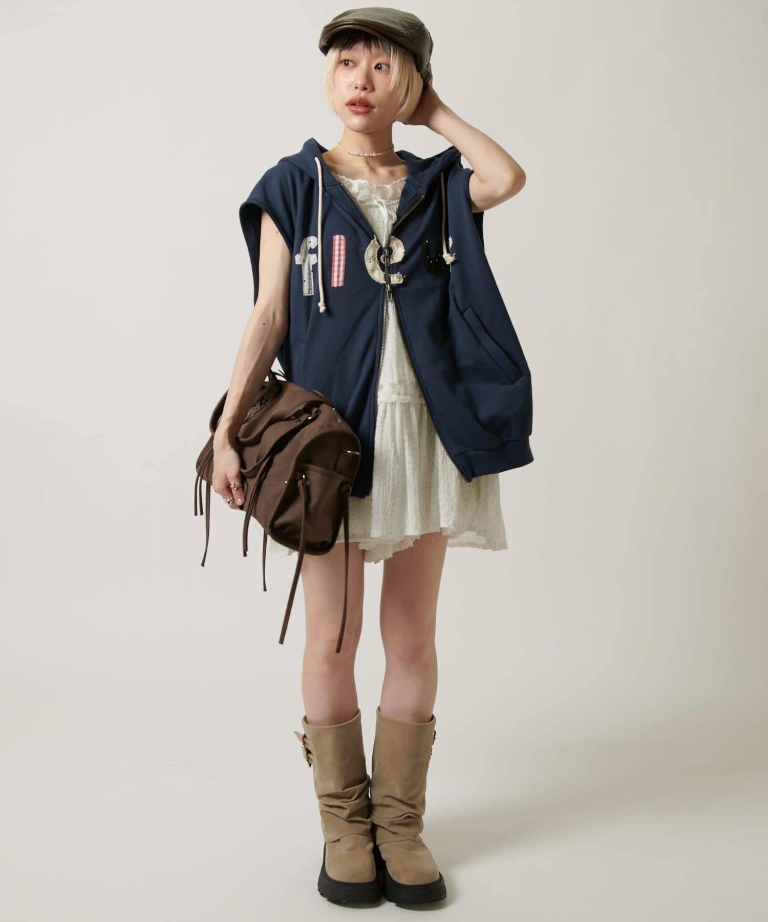 w closet(ダブルクローゼット) ノースリパッチワークパーカー