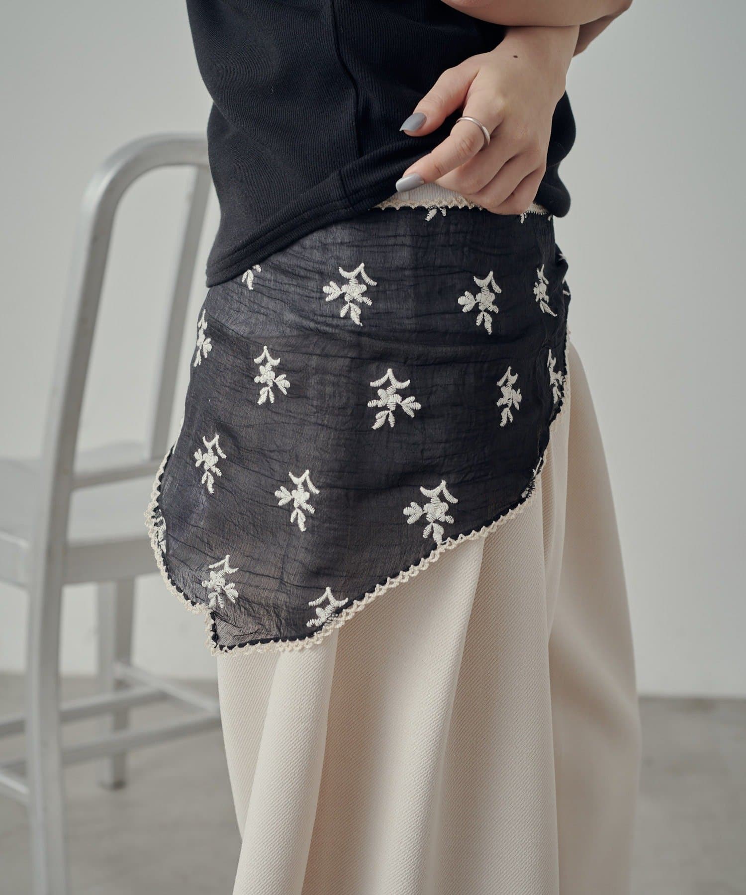 -goocy-(グーシー) 【ワンポイントアイテム！】リーフレーススカーフ