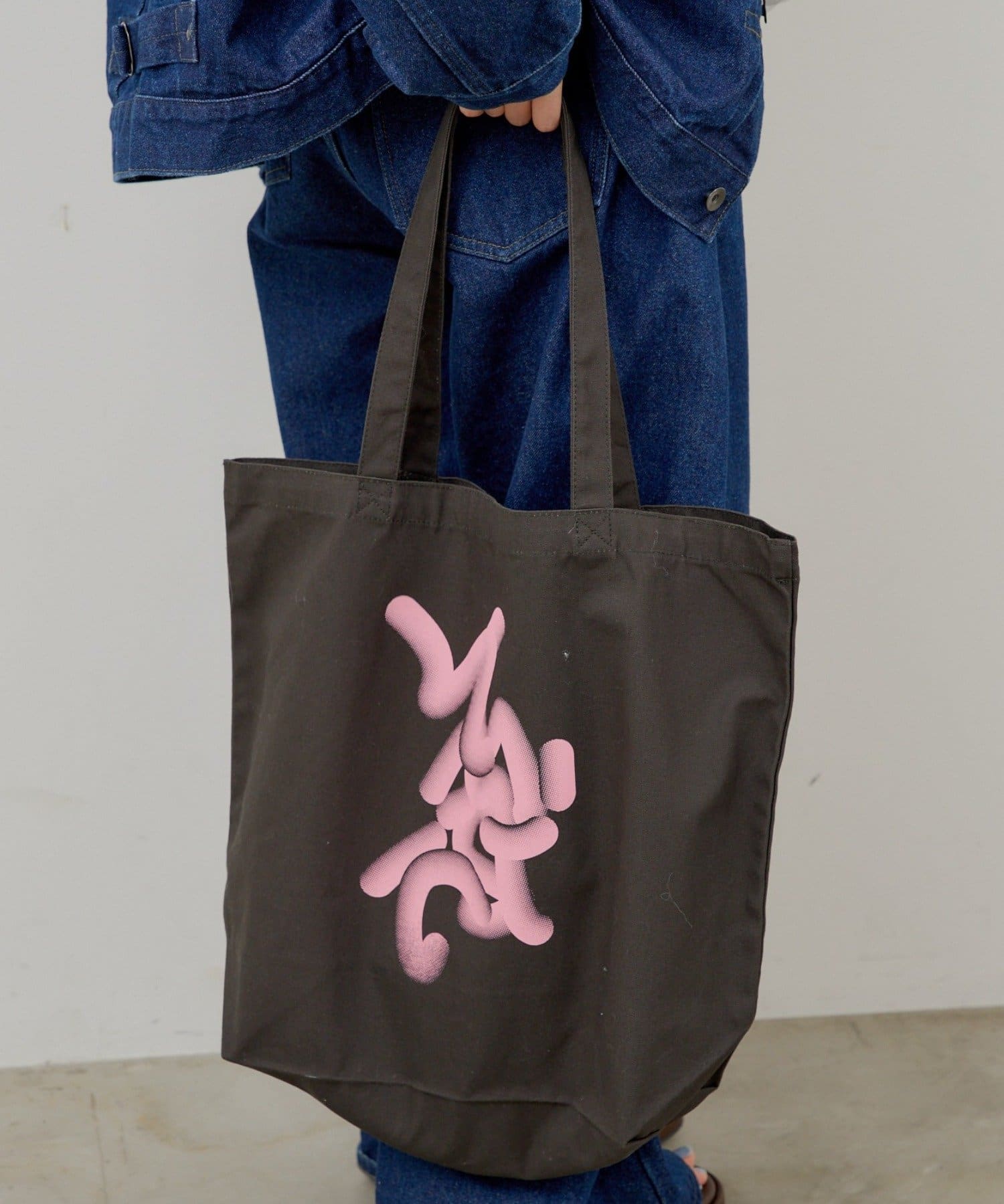 OUTLET(アウトレット) 【Kastane】【WHIMSIC】フローイング ロゴプリントトートバック