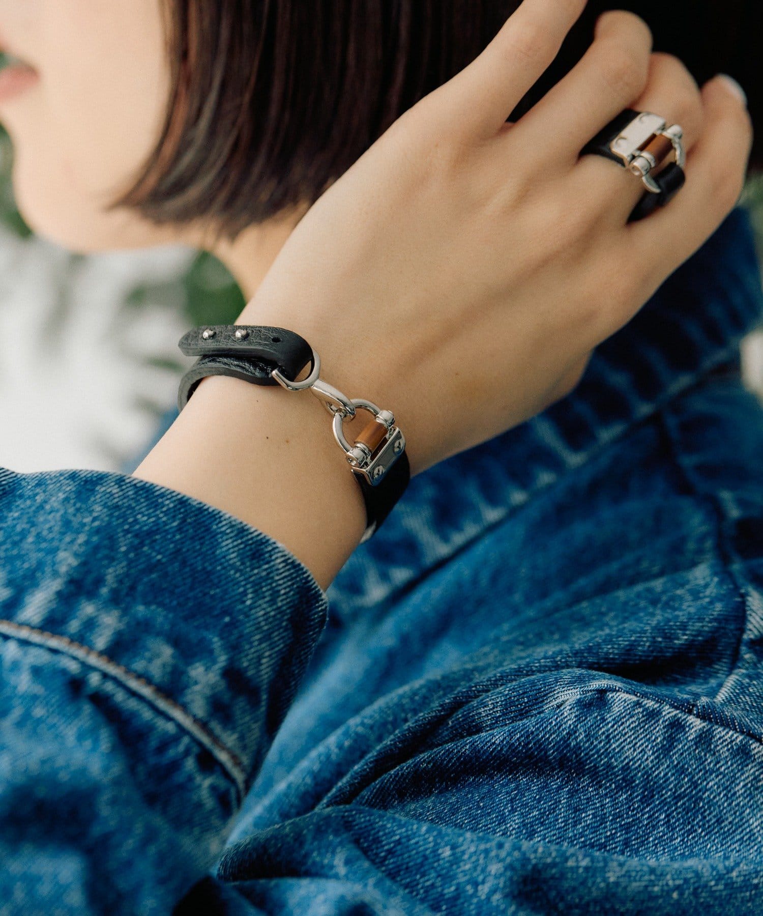 OUTLET(アウトレット) 【ear PAPILLONNER】《牛革》バックルレザーブレスレット