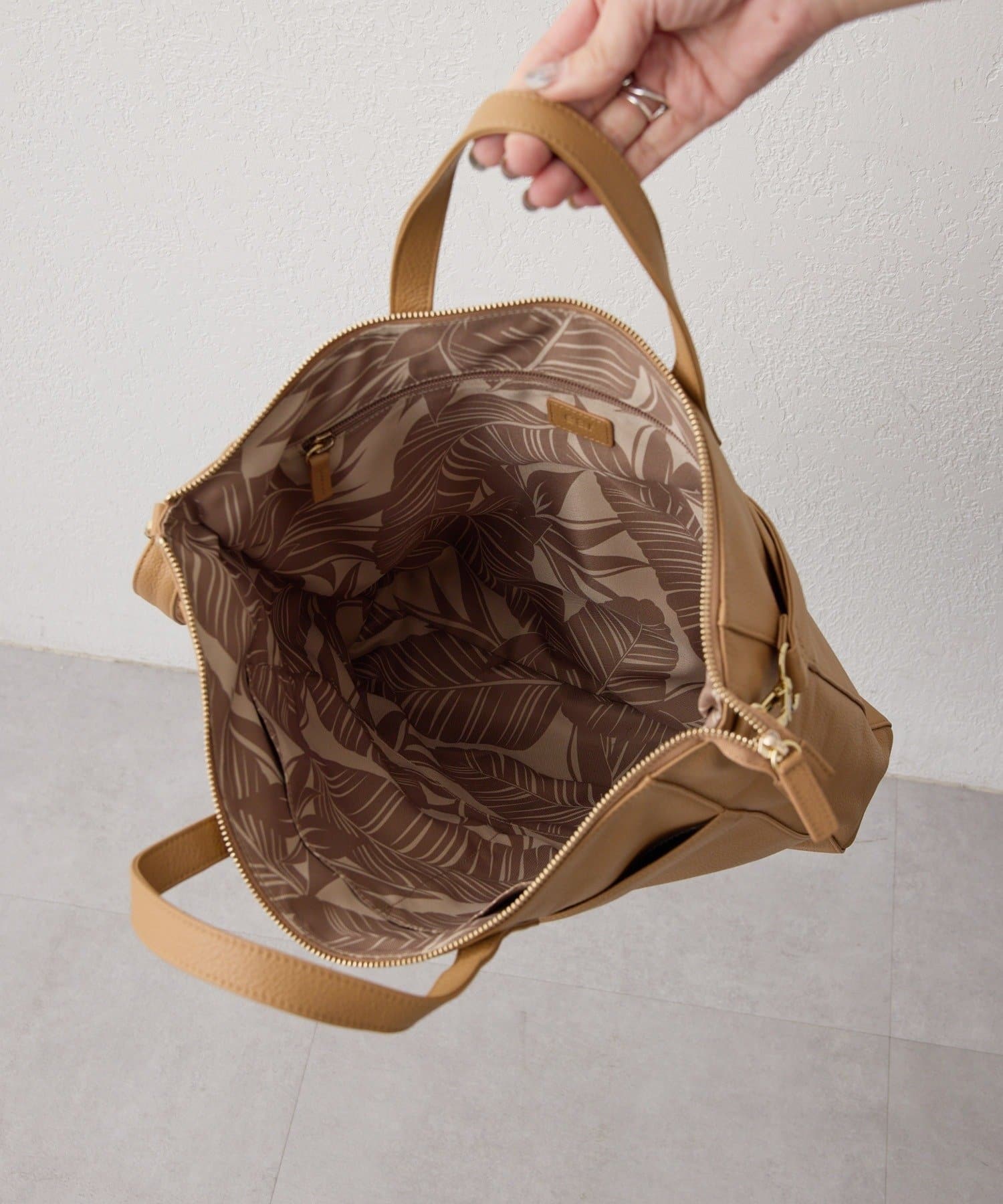 OUTLET(アウトレット) 【ear PAPILLONNER】《本革/A4サイズ対応》縦型トートバッグL