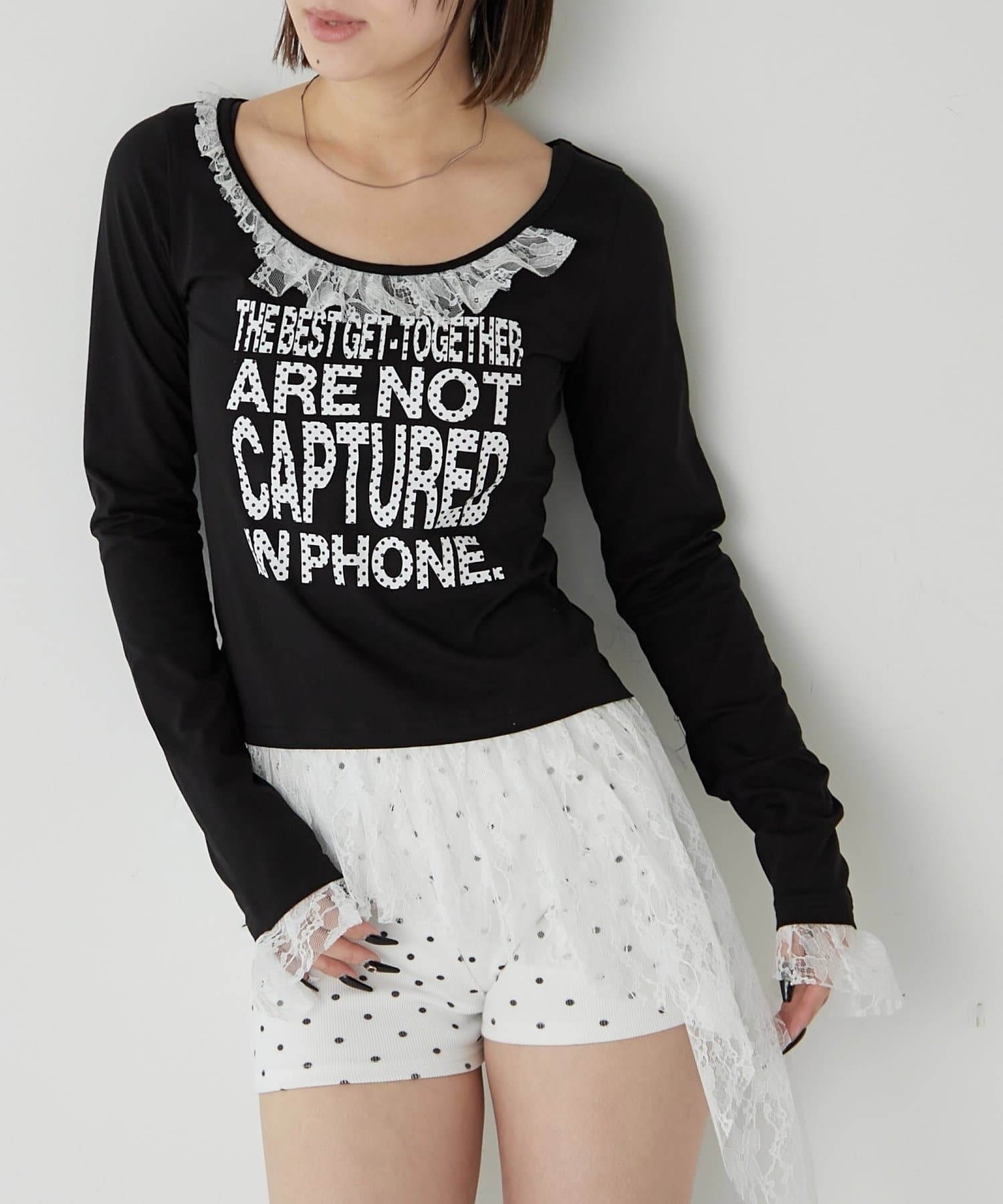 WHO’S WHO gallery(フーズフーギャラリー) 【WEB限定】レースリメイクメッセージトップス