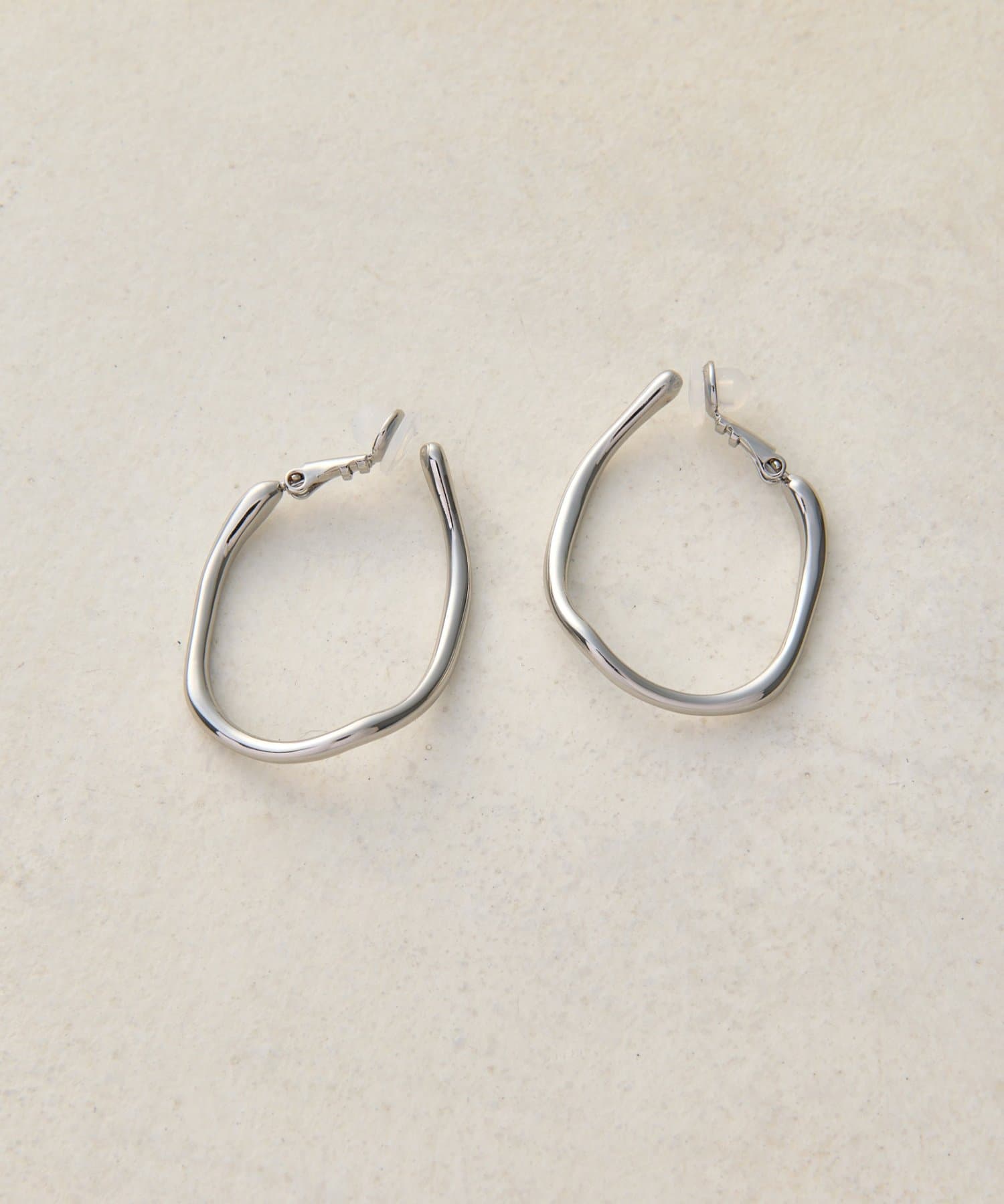 DISCOAT(ディスコート) 【GOLDY】ウェービーフープイヤリング