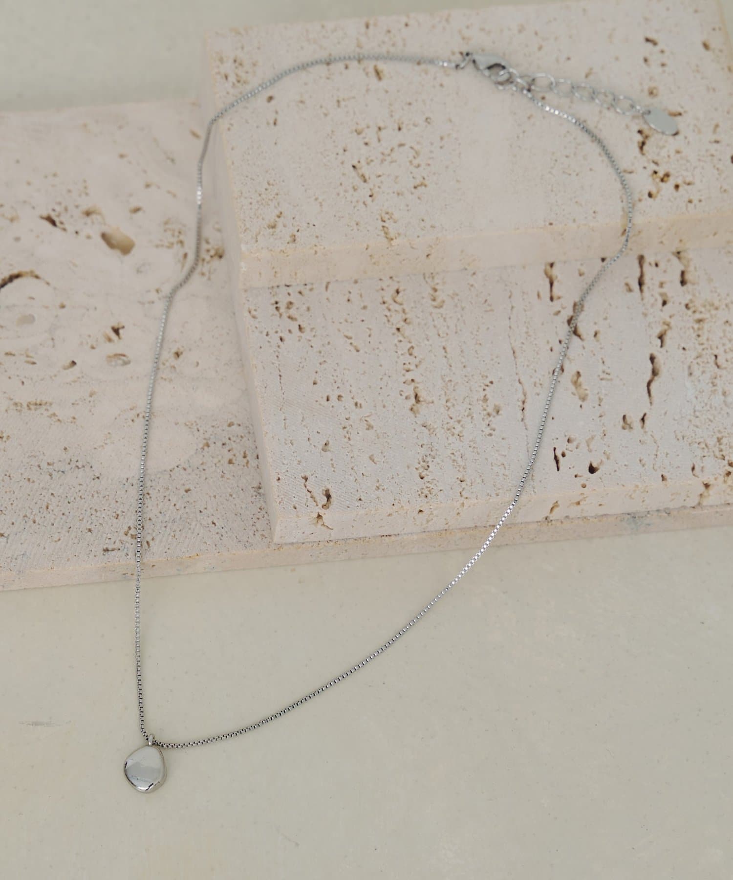 DISCOAT(ディスコート) 【Noka】楕円モチーフネックレス