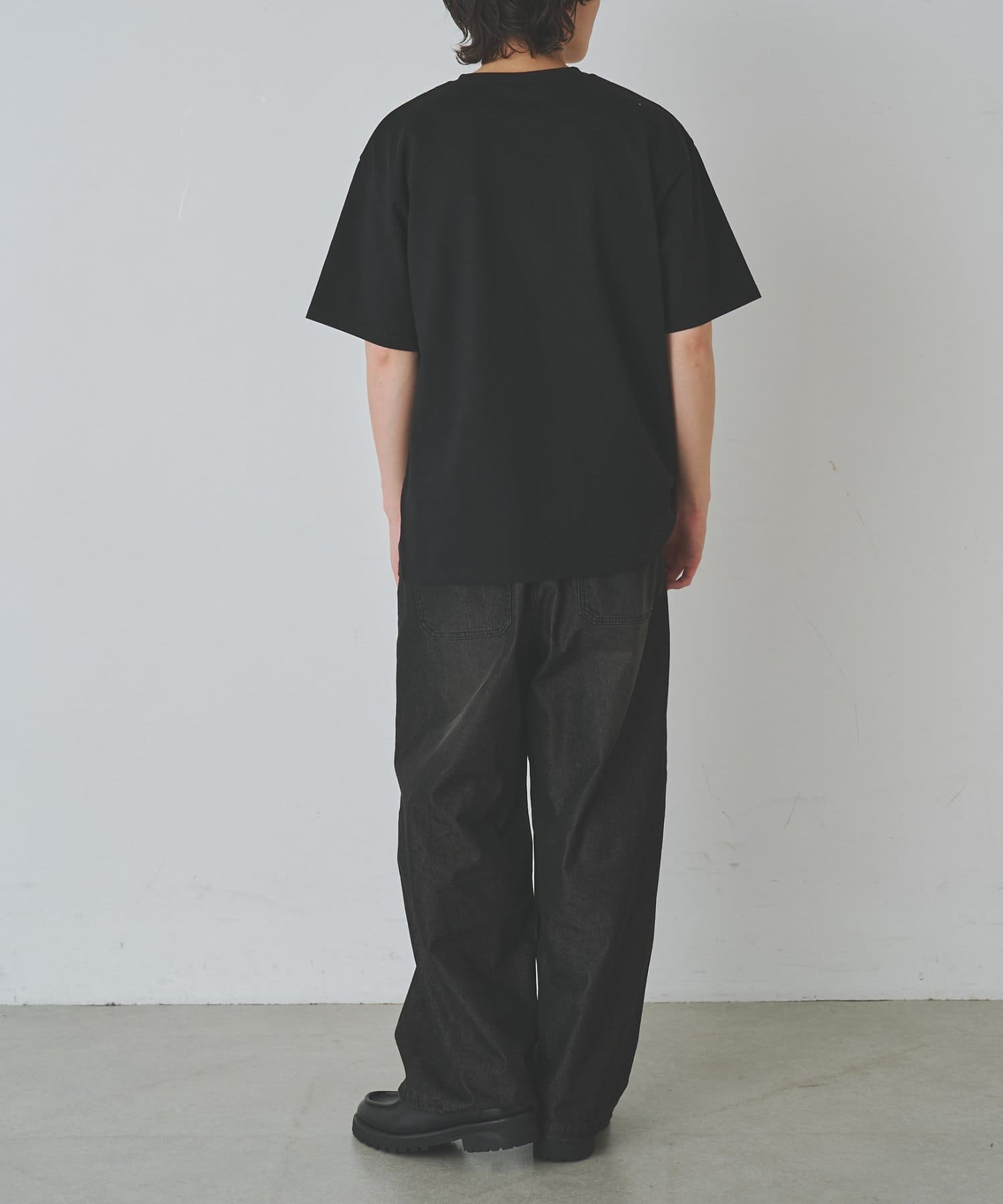 COLONY 2139(コロニー トゥーワンスリーナイン) フロントスプレーTシャツ