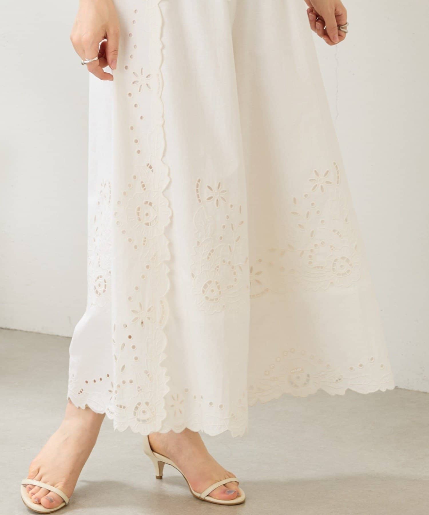BEARDSLEY(ビアズリー) 《5/21予約》フラワーカットワークパネル刺繍パンツ《15 quinze》