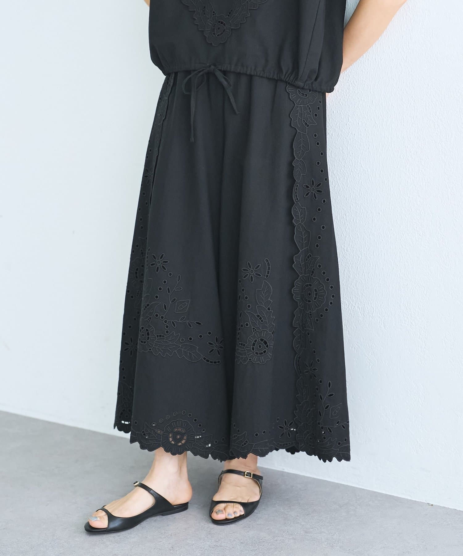 BEARDSLEY(ビアズリー) 《5/21予約》フラワーカットワークパネル刺繍パンツ《15 quinze》