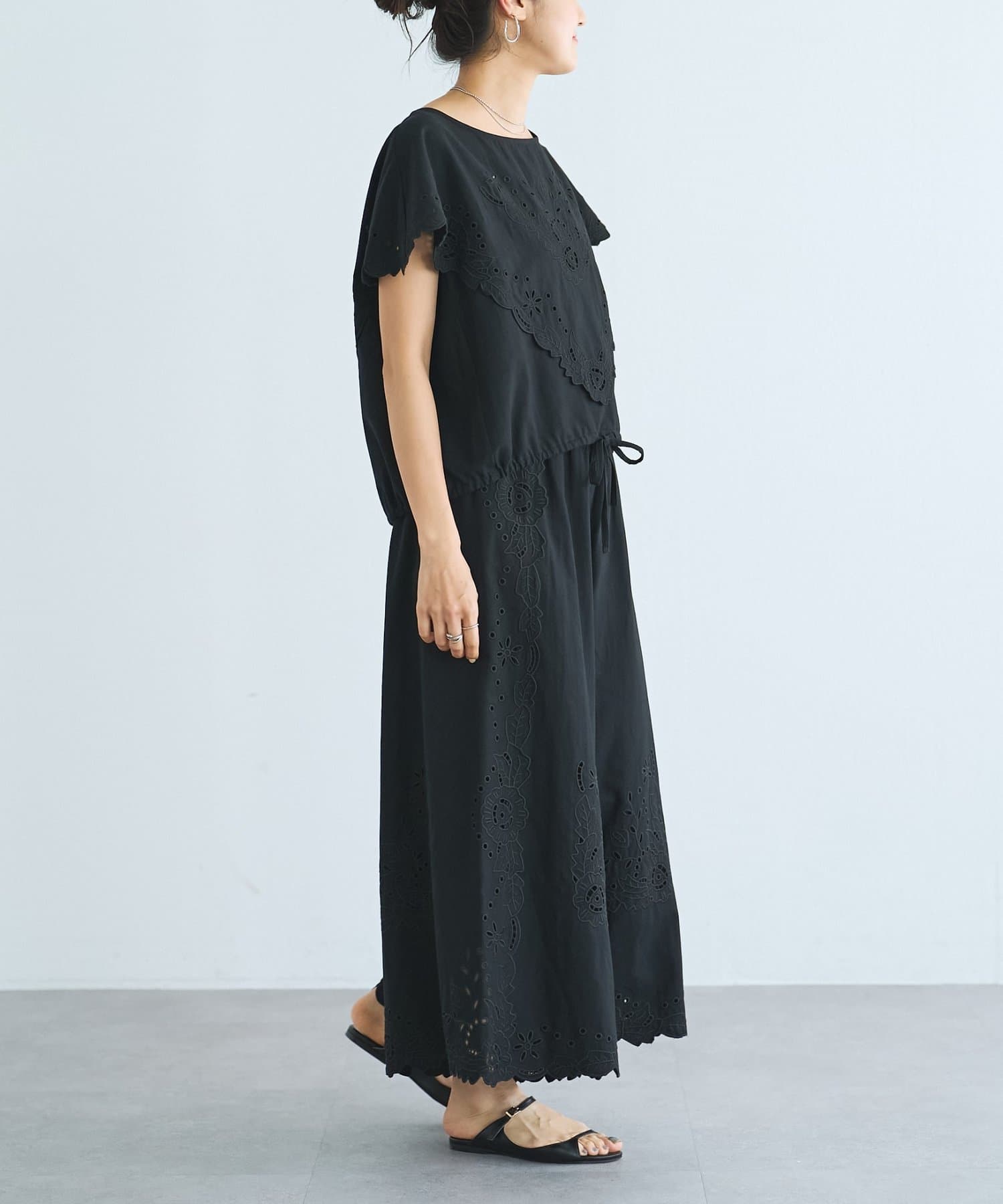 BEARDSLEY(ビアズリー) 《5/21予約》フラワーカットワークパネル刺繍パンツ《15 quinze》