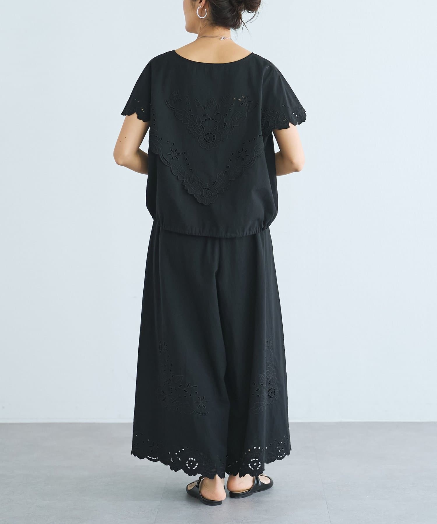 BEARDSLEY(ビアズリー) 《5/21予約》フラワーカットワークパネル刺繍パンツ《15 quinze》
