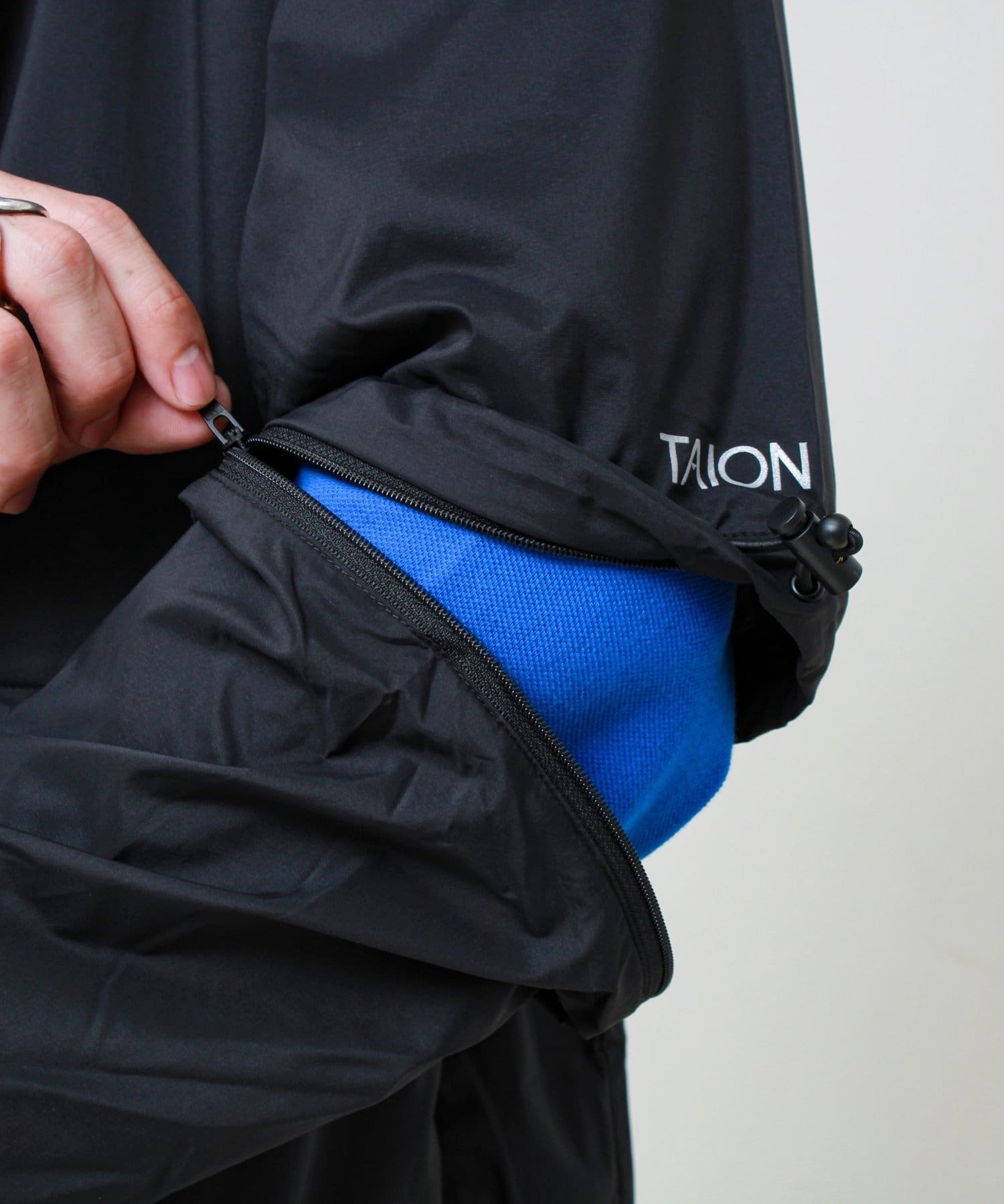 FREDY & GLOSTER(フレディ アンド グロスター) 【TAION】HI-NECK W-ZIP DETACHABLE LIGHT