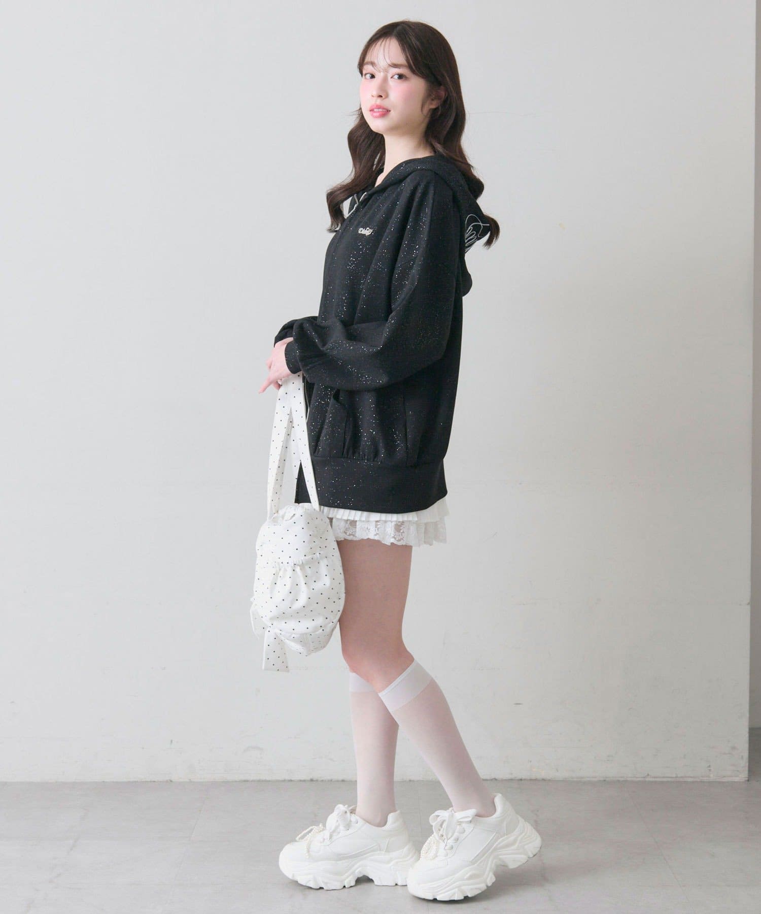 OLIVE des OLIVE(オリーブ デ オリーブ) フードロゴ刺繍キラキラパーカー