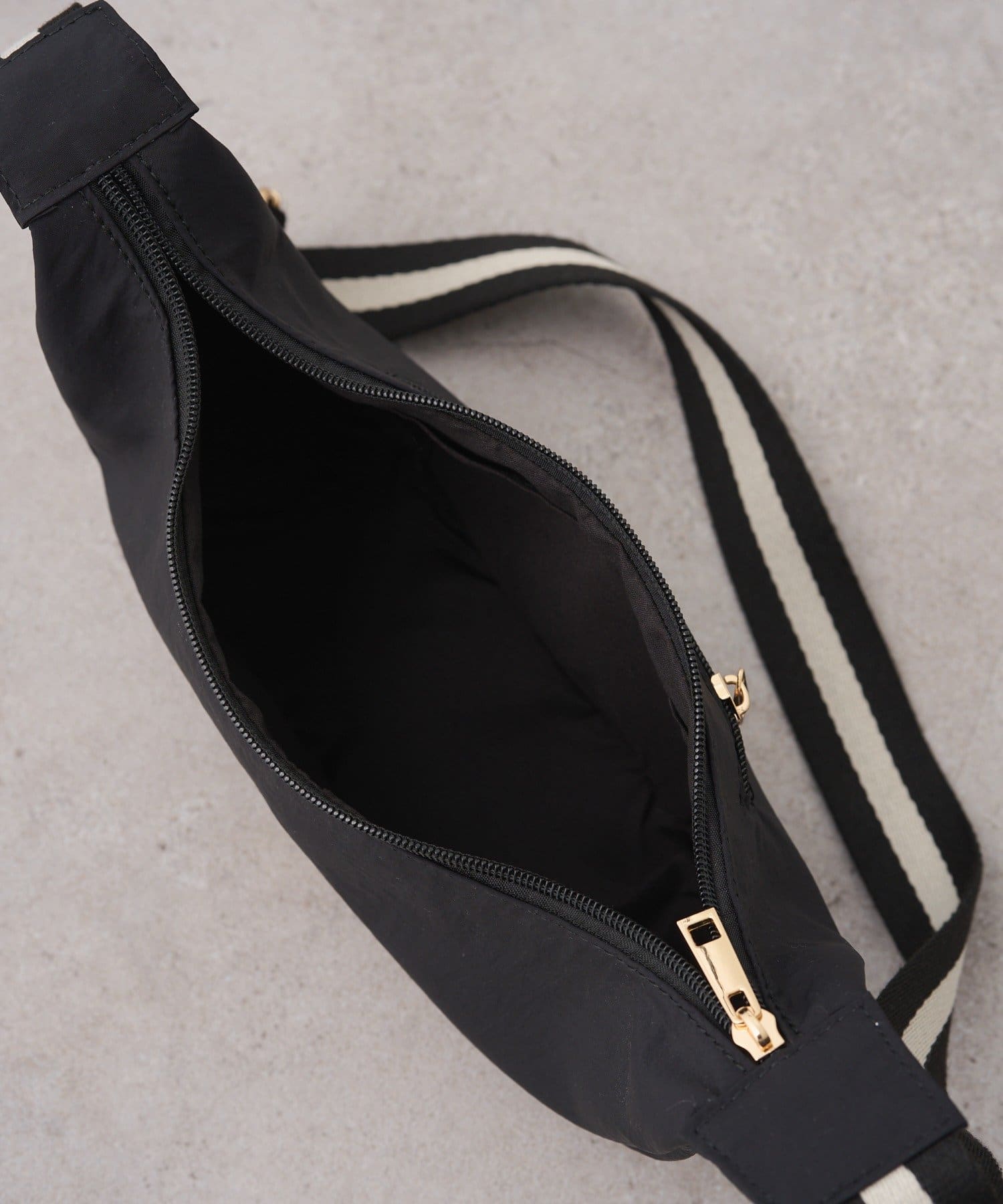 PUAL CE CIN(ピュアルセシン) ムーンボディーBAG