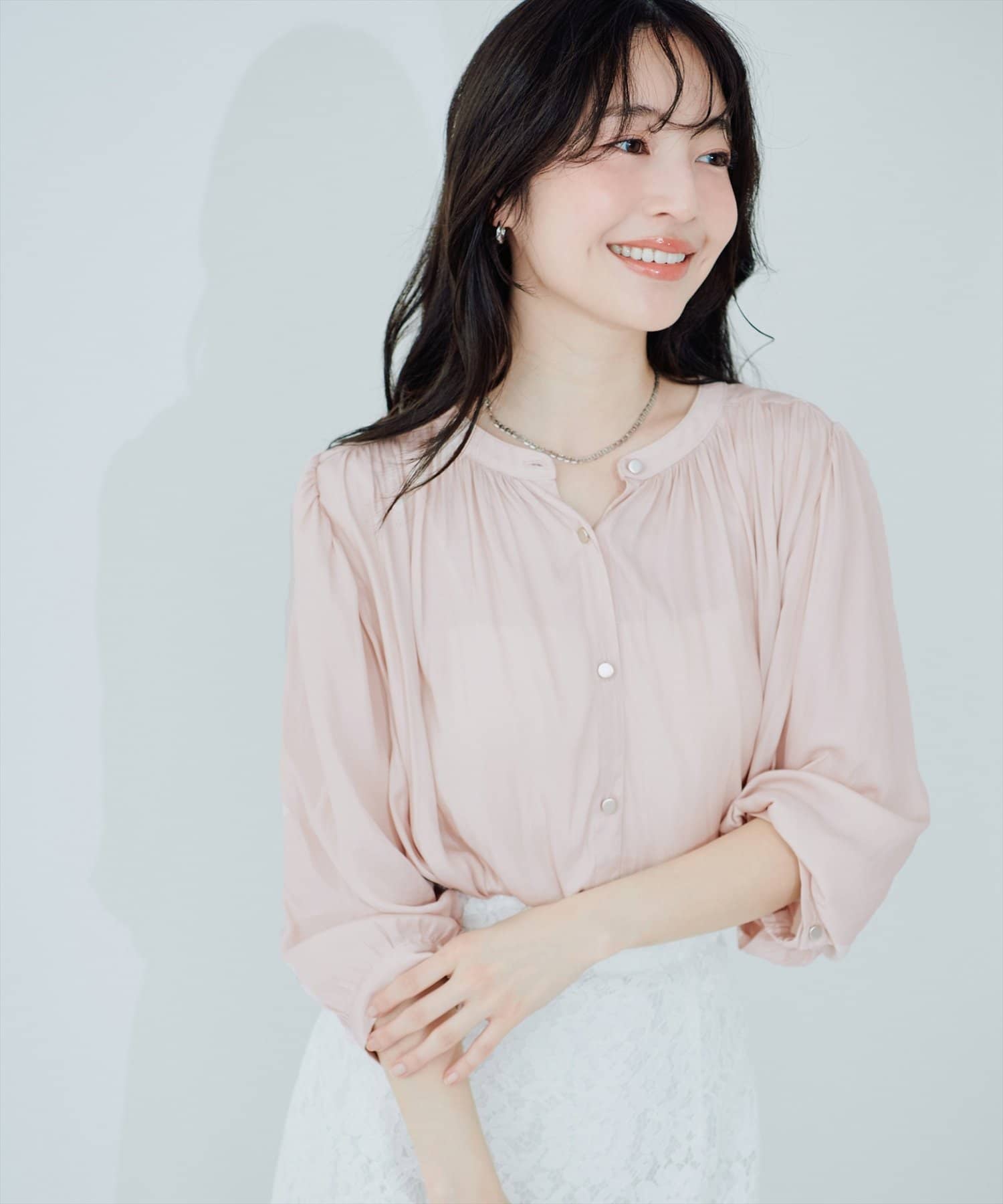 natural couture(ナチュラルクチュール) とろみサテン7分袖ブラウス