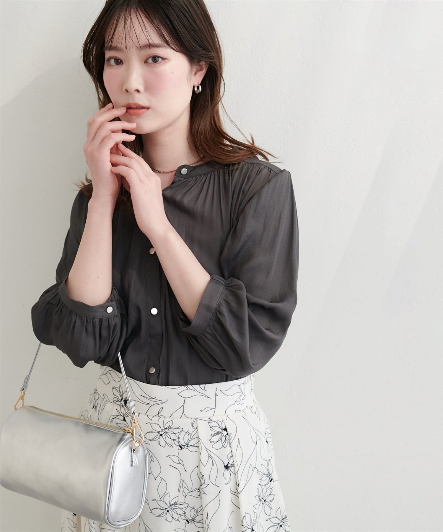 natural couture(ナチュラルクチュール) とろみサテン7分袖ブラウス