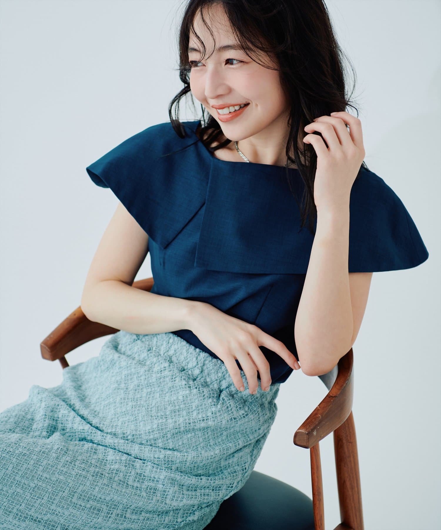 natural couture(ナチュラルクチュール) アシメカラーオフショルブラウス