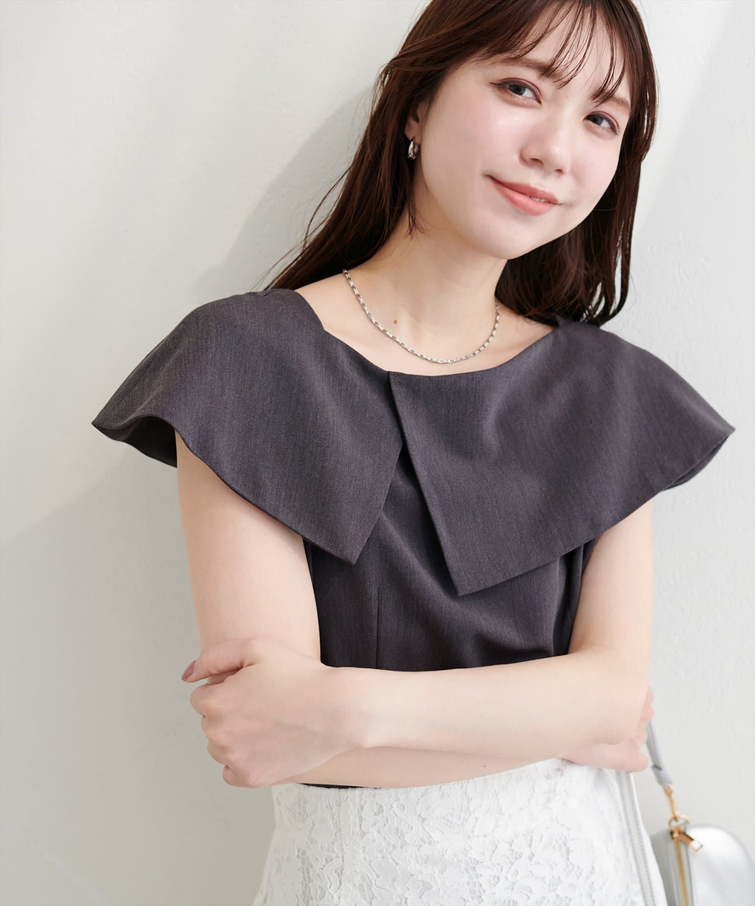 natural couture(ナチュラルクチュール) アシメカラーオフショルブラウス