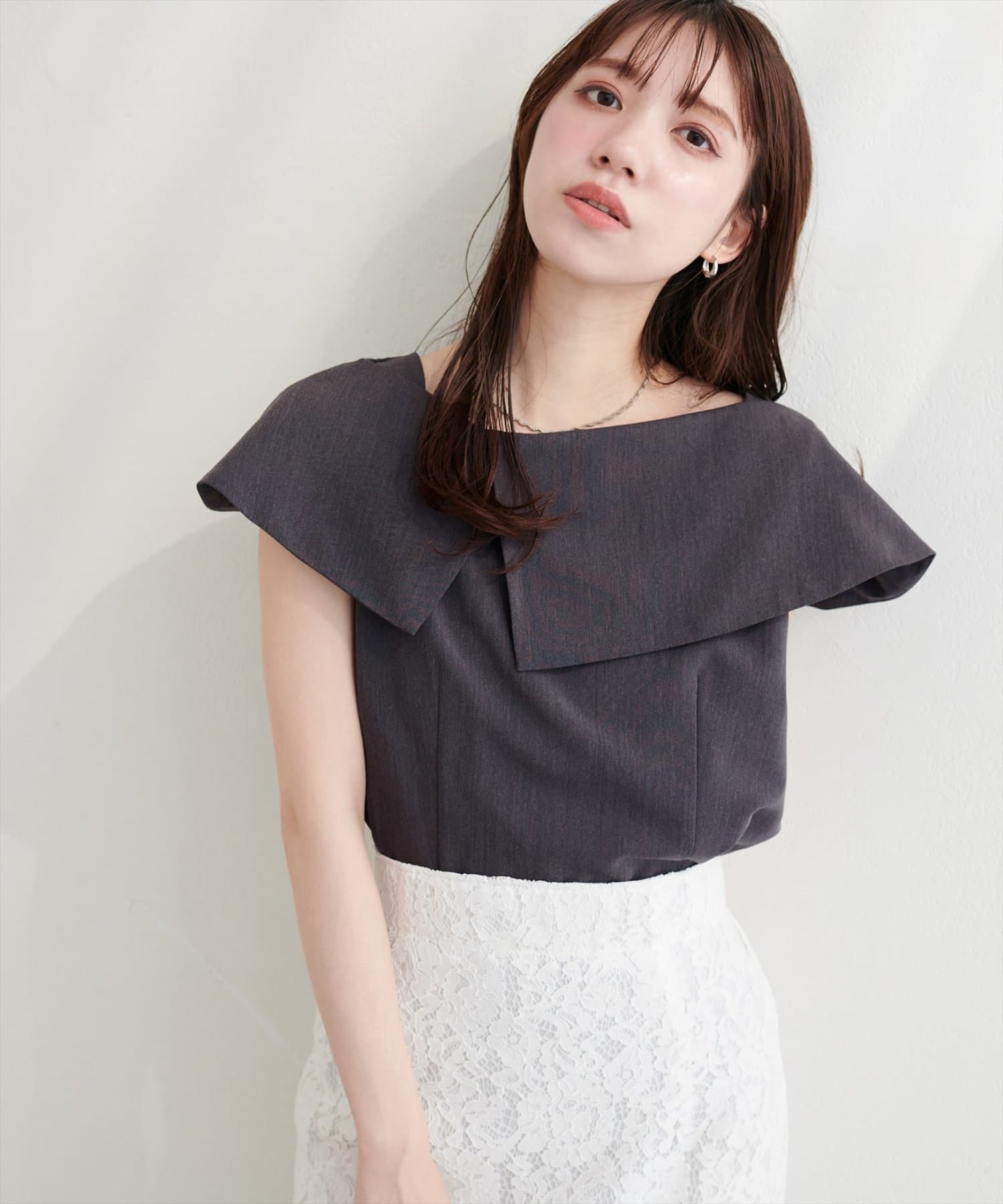 natural couture(ナチュラルクチュール) アシメカラーオフショルブラウス