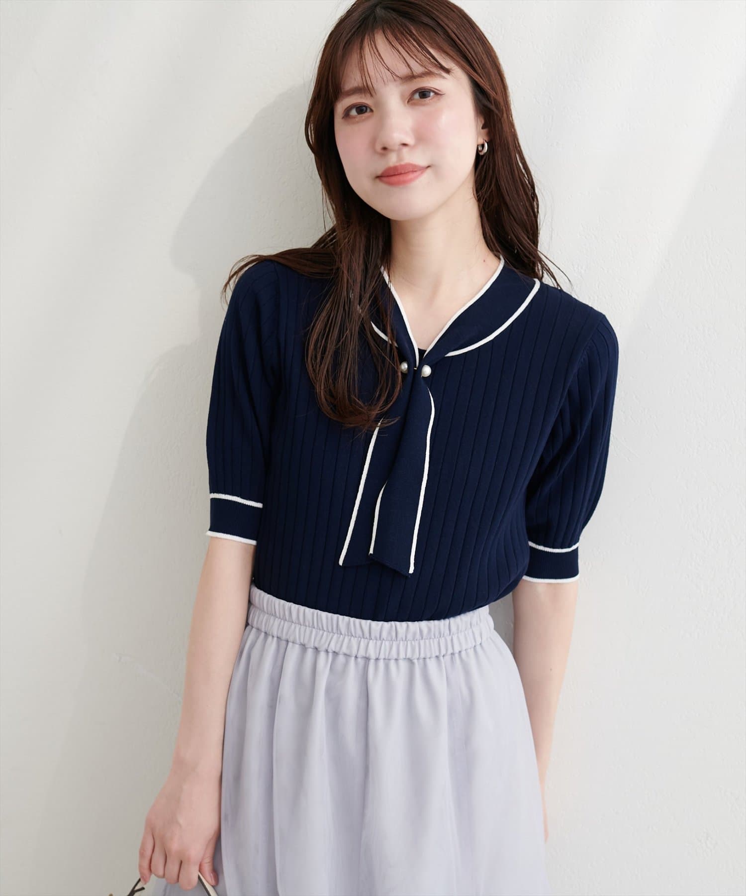 natural couture(ナチュラルクチュール) パール付きボータイバイカラーニット