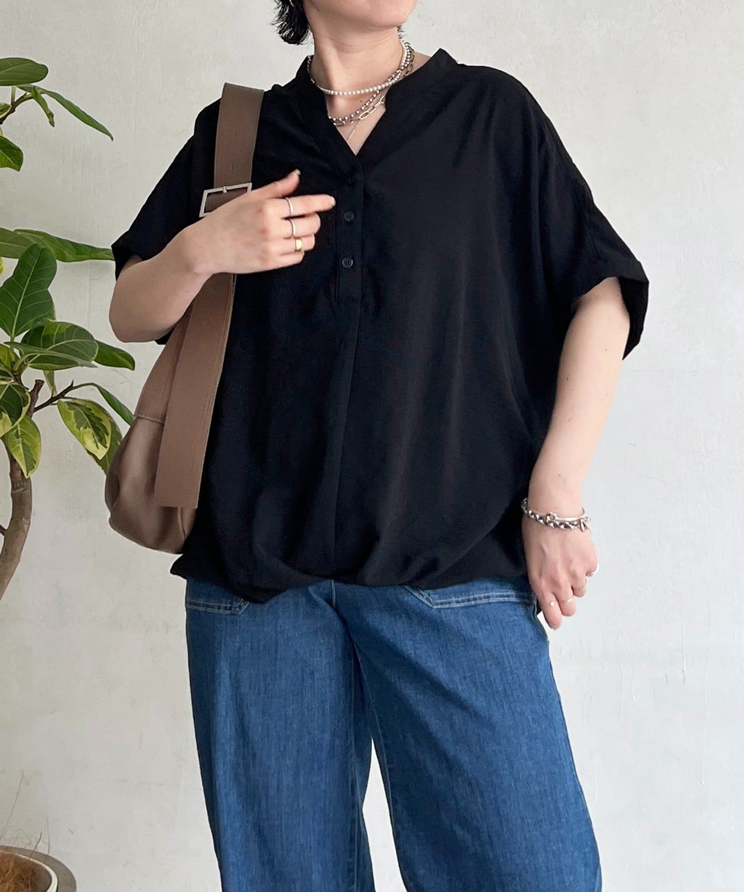 un dix cors(アンディコール) ヘンリーネック裾タックブラウス