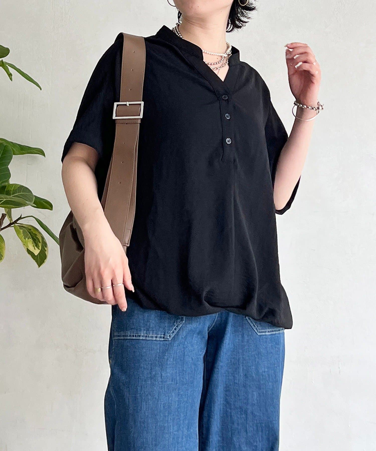 un dix cors(アンディコール) ヘンリーネック裾タックブラウス