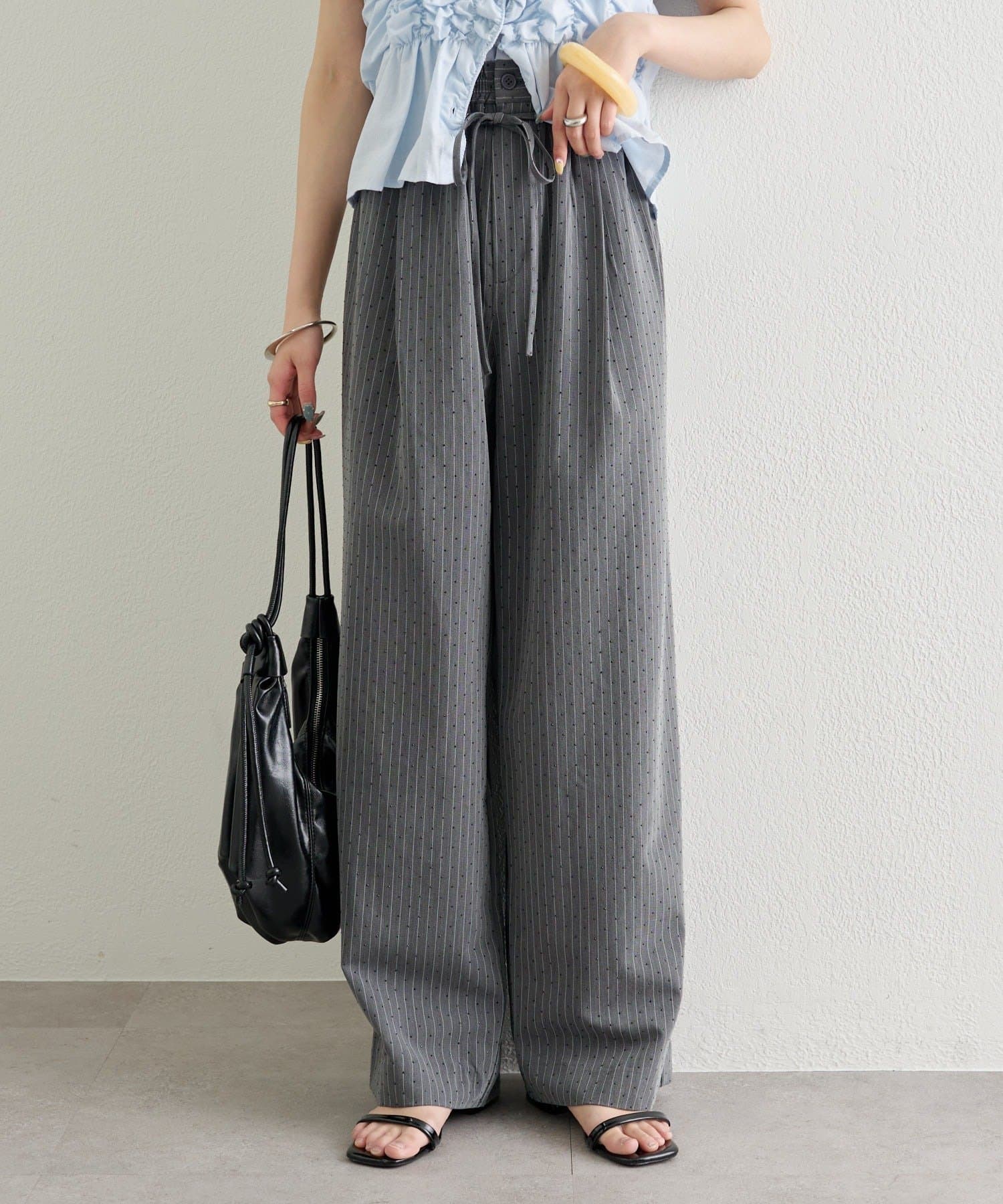 mystic(ミスティック) 【新色IVO / GRY予約スタート】ラインストーンWベルトパンツ