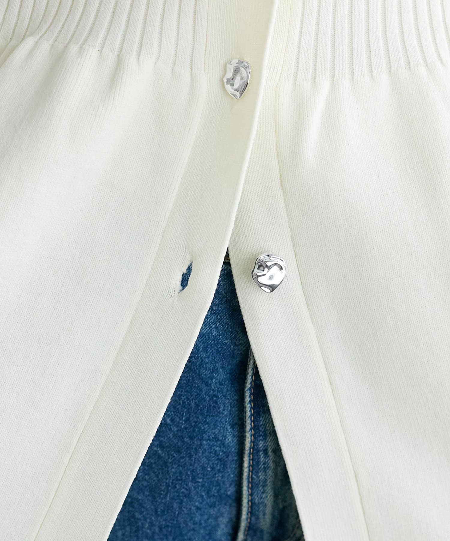 DISCOAT(ディスコート) リブメタル釦ペプラムノースリ