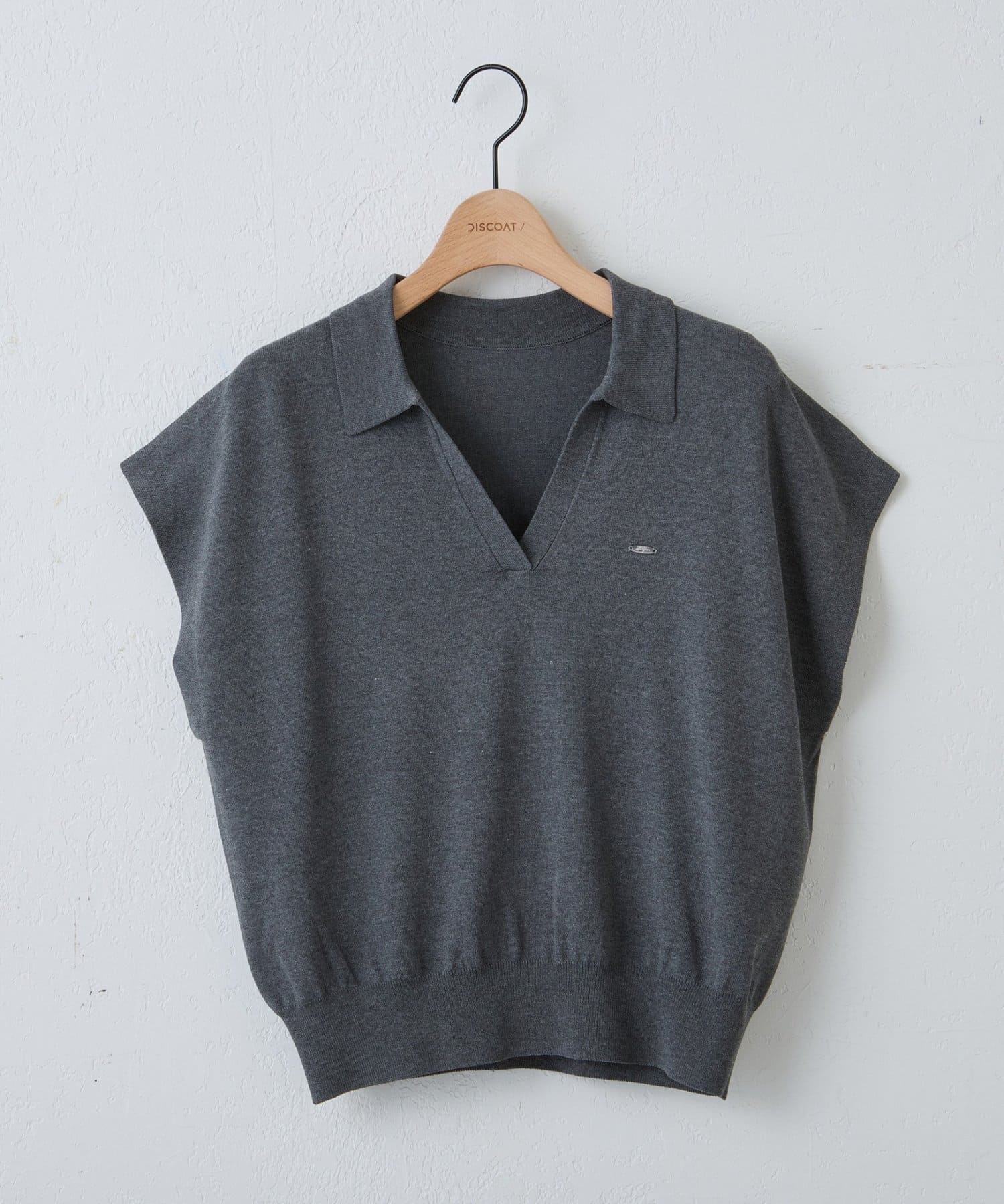 DISCOAT(ディスコート) 衿付きプレートスキッパーニット
