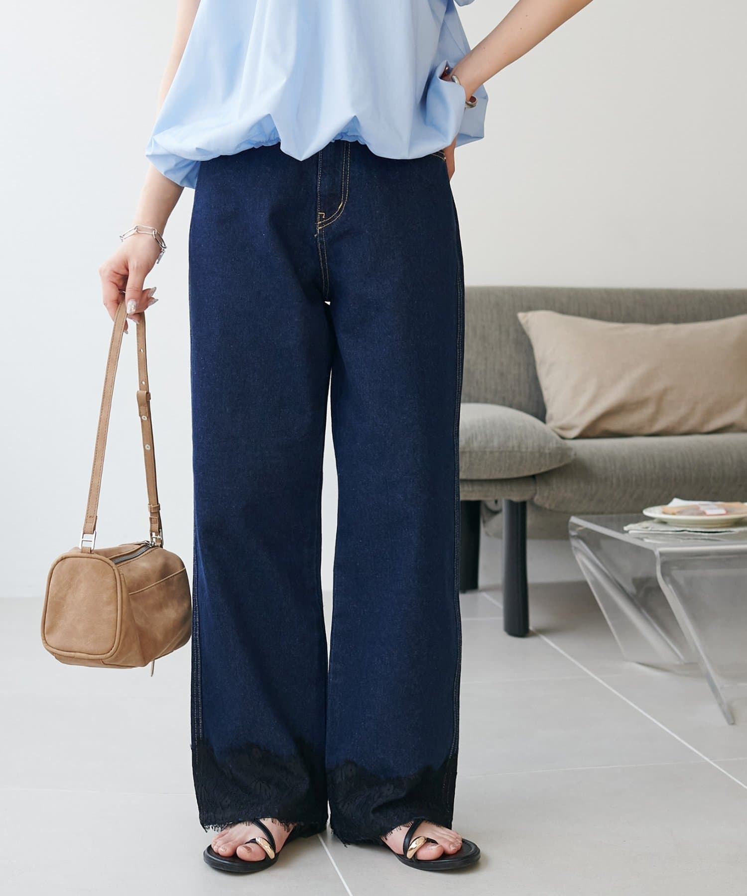 DISCOAT(ディスコート) 【周りと差がつく♪】ライトオンス裾レースデニムストレートパンツ