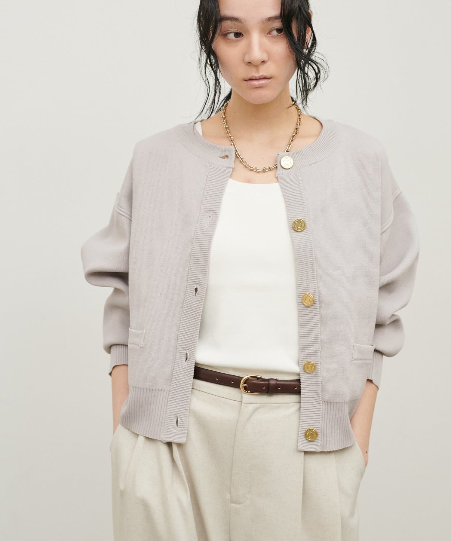 LARUTA(ラルータ) ロゴ入り金釦ポリクルーカーディガン