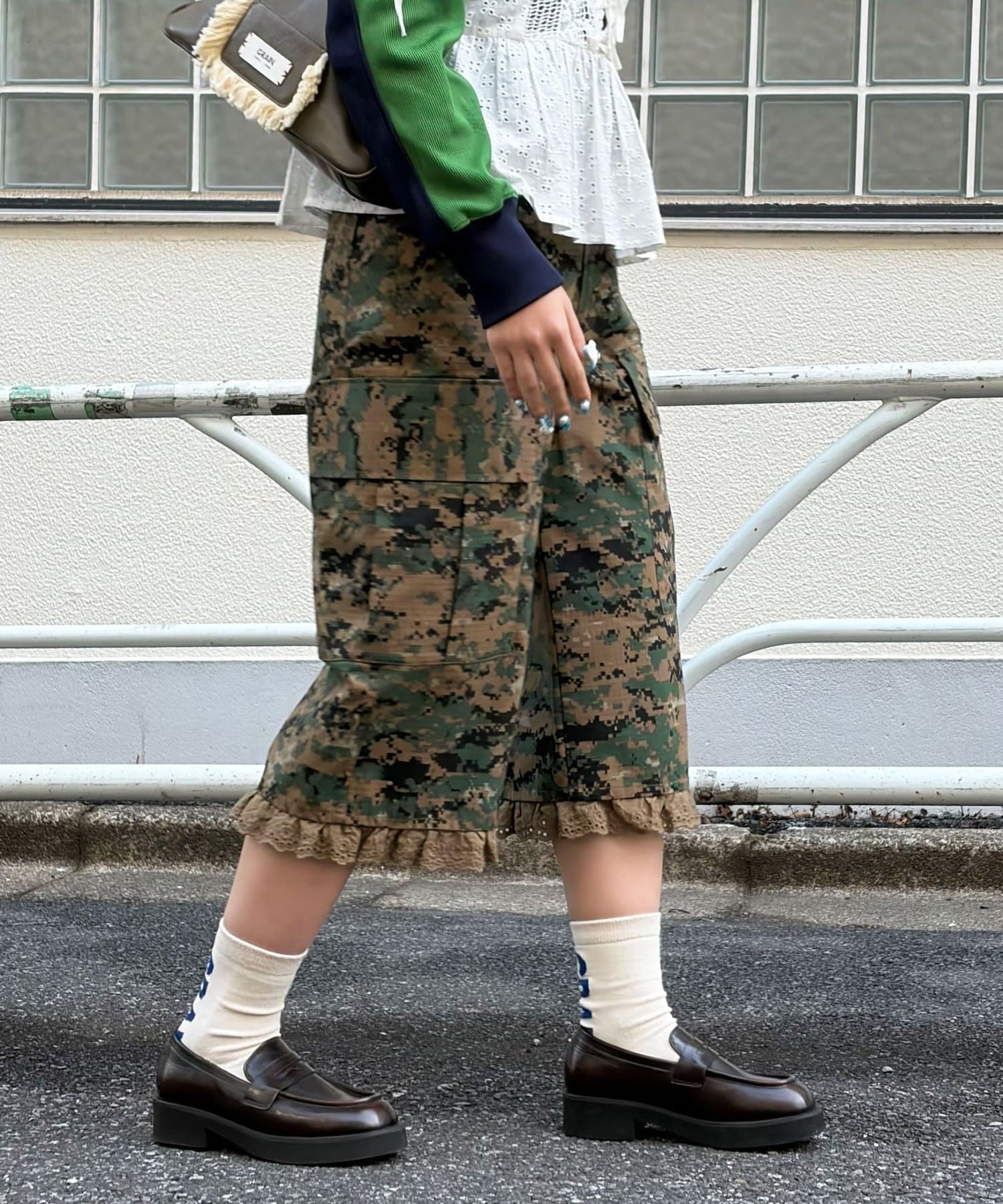 CIAOPANIC(チャオパニック) デジカモレースクロップドカーゴパンツ