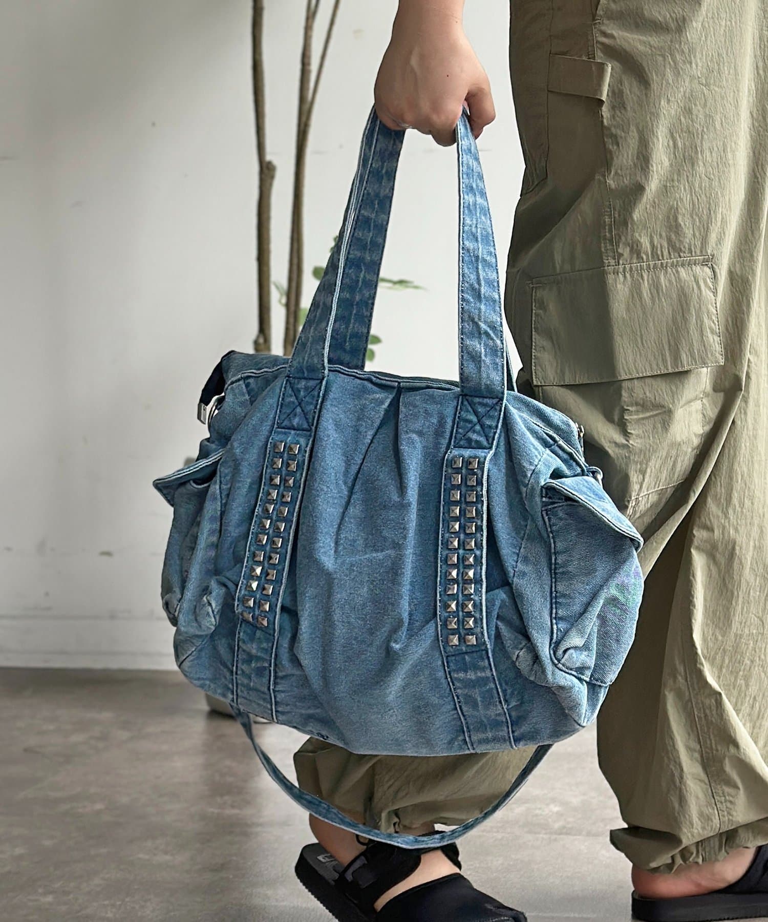 CPCM(シーピーシーエム) スタッズ付きデニムショルダー