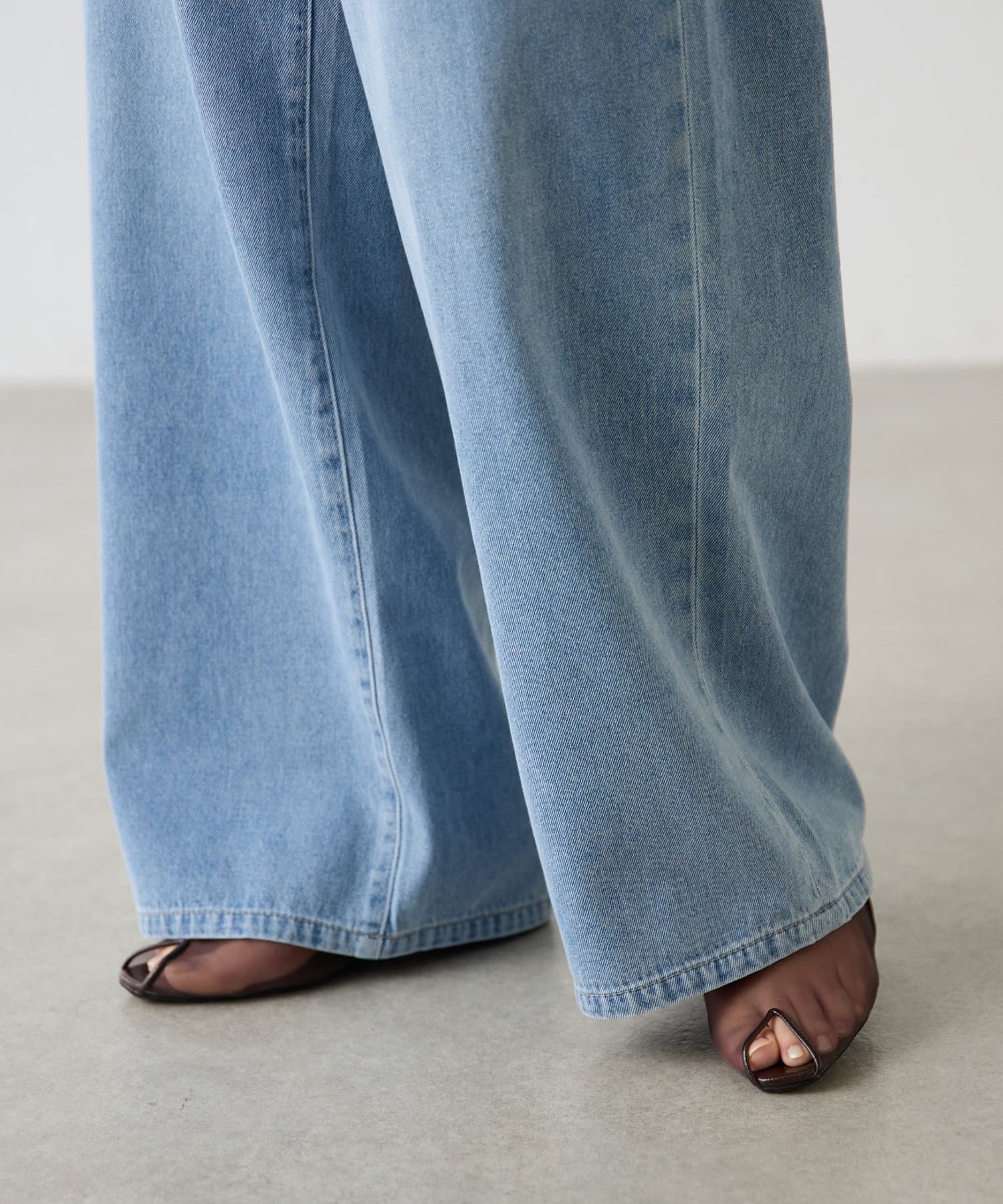 COLLAGE GALLARDAGALANTE(コラージュ ガリャルダガランテ) 【夏でも涼しいデニム】Q.anosライトオンスタックデニム