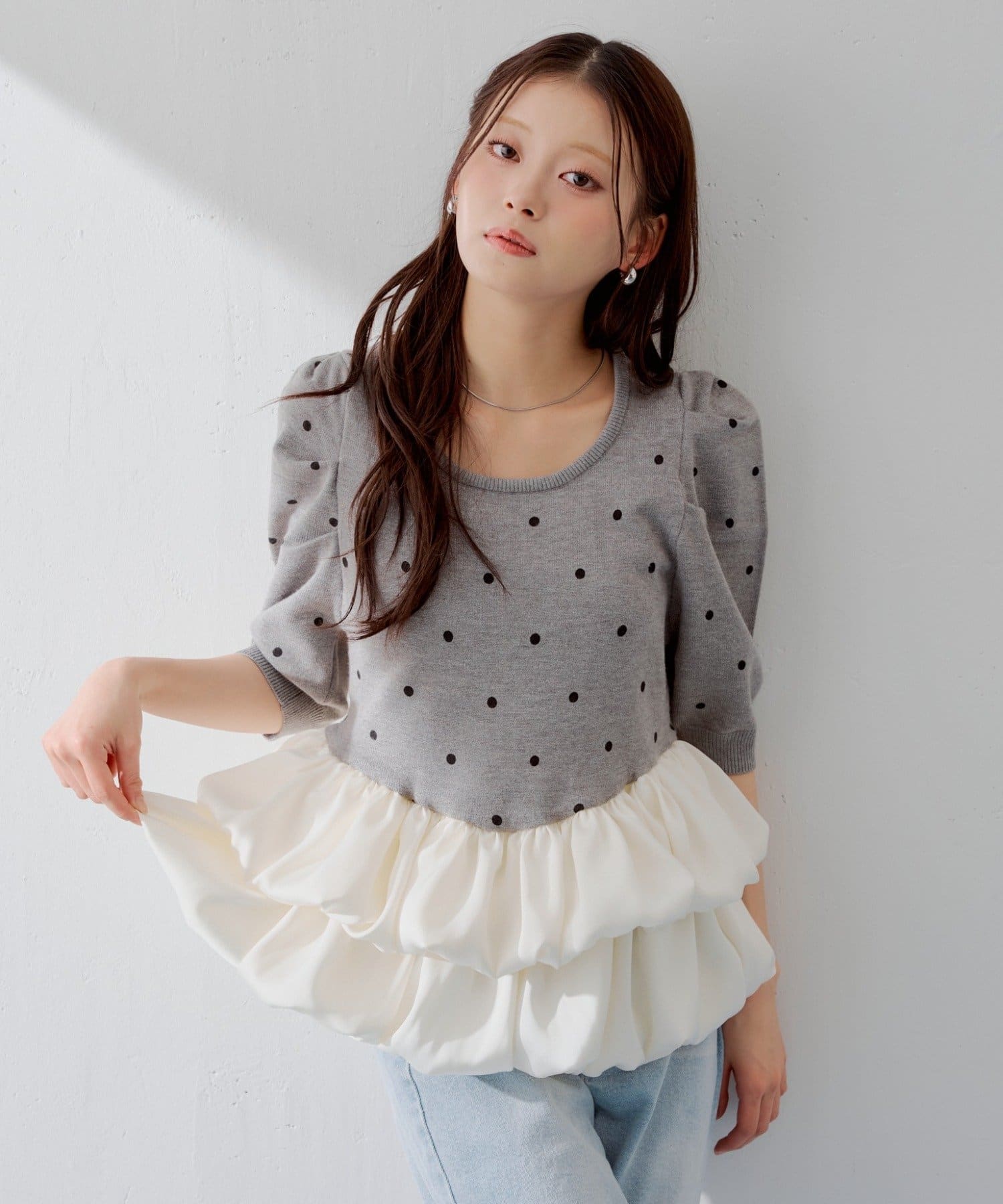 Chico(チコ) 4/2(木) 12:00販売開始【SALON by Chico】5分袖ドットバルーンペプラムパワショルニット