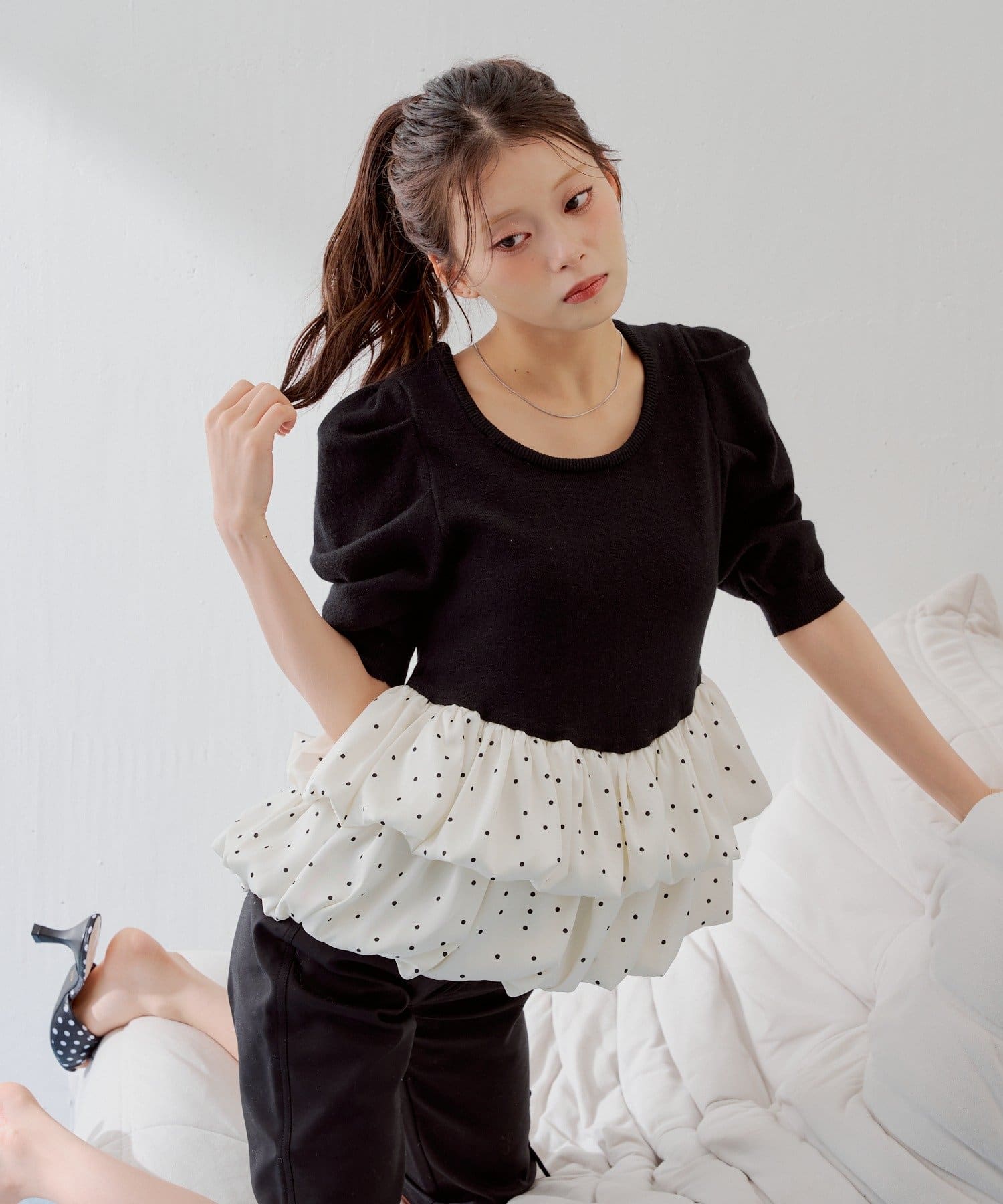 Chico(チコ) 4/2(木) 12:00販売開始【SALON by Chico】5分袖ドットバルーンペプラムパワショルニット