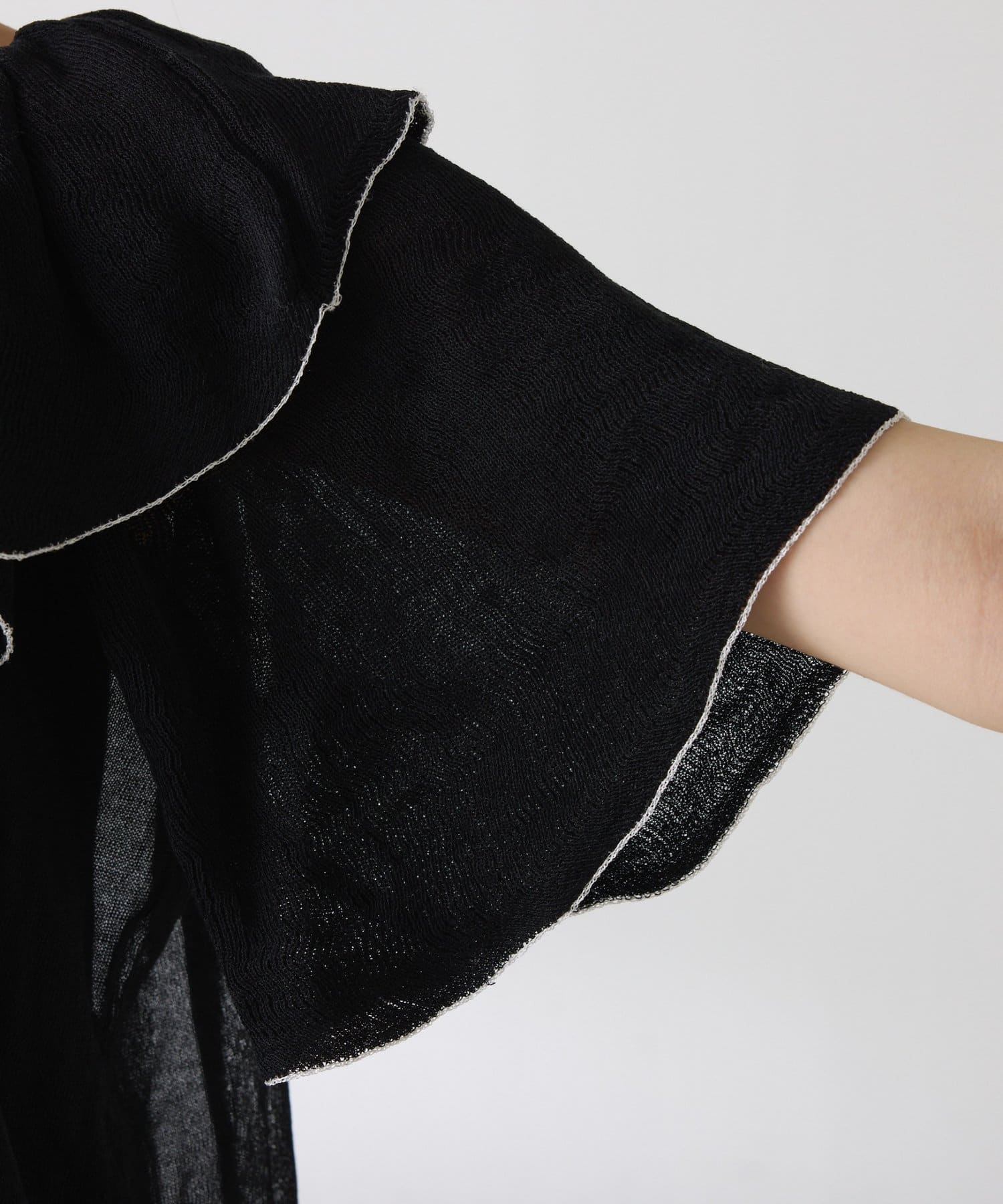 COLLAGE GALLARDAGALANTE(コラージュ ガリャルダガランテ) 【３WAY/トレンドアイテム】ラッフルオフショルダーシアーニット