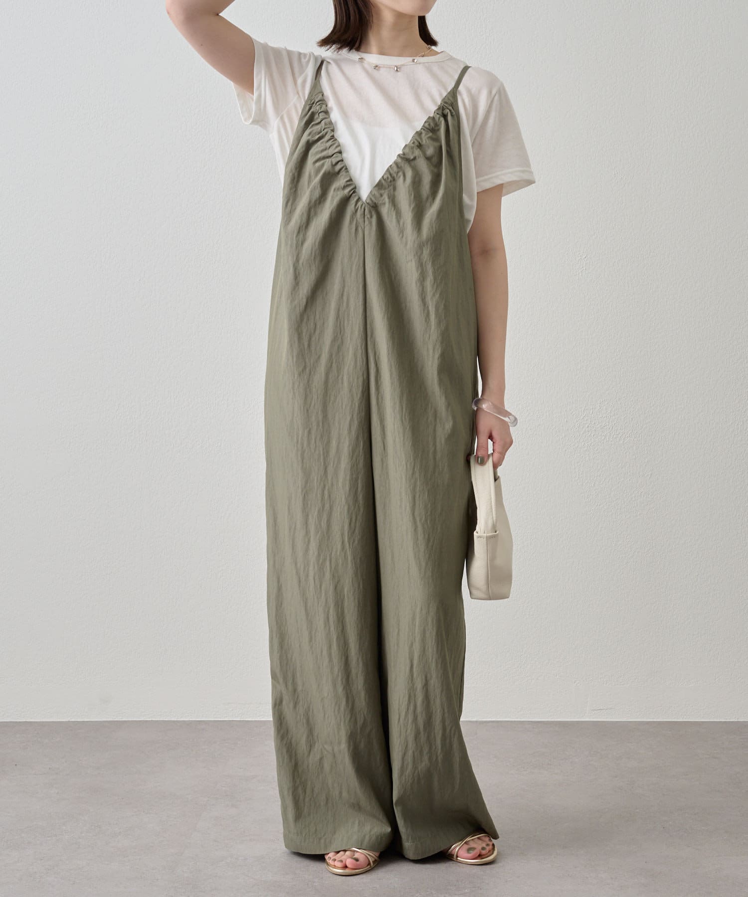 OUTLET(アウトレット) 【Omekashi】Vギャザーキャミサロペット