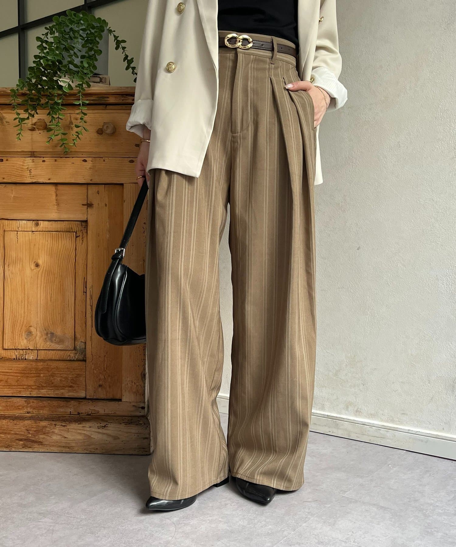 Thevon.(ゼヴォン) リネンタッチストライプタックパンツ