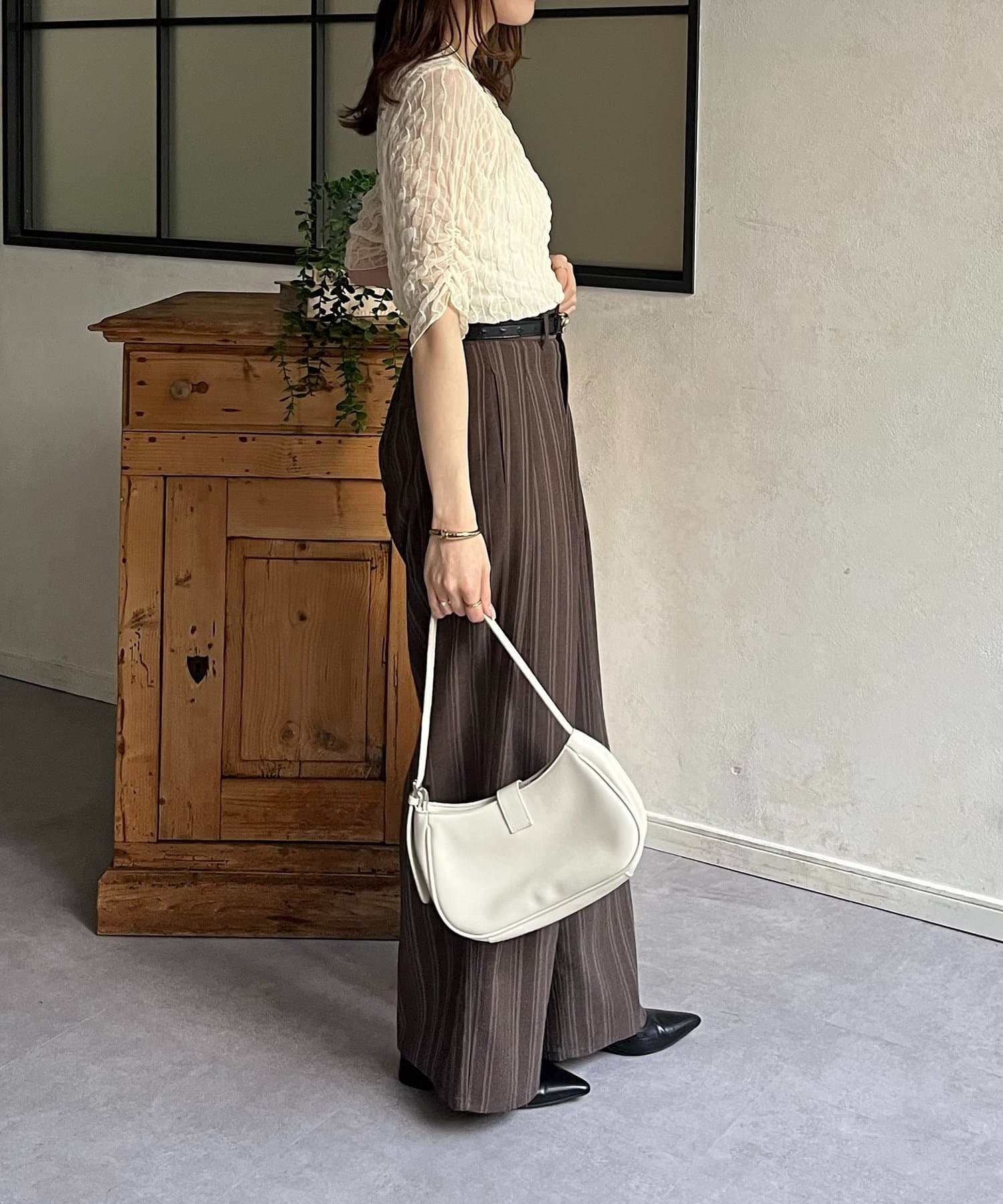 Thevon.(ゼヴォン) リネンタッチストライプタックパンツ