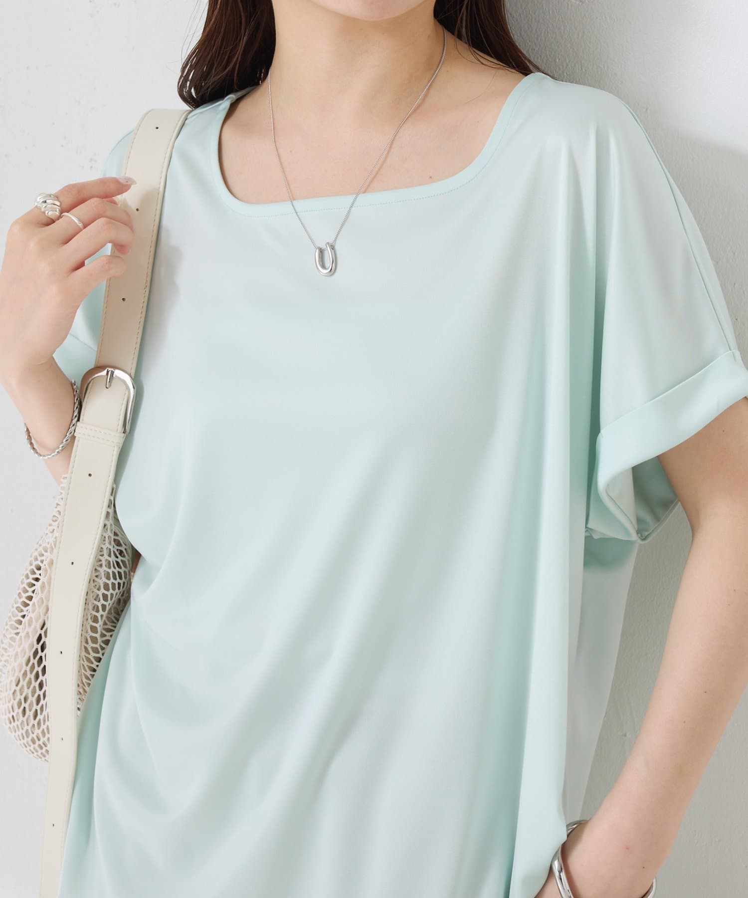COLLAGE GALLARDAGALANTE(コラージュ ガリャルダガランテ) 【伸びるサテン/吸湿速乾◎】ストレッチサテンTシャツ