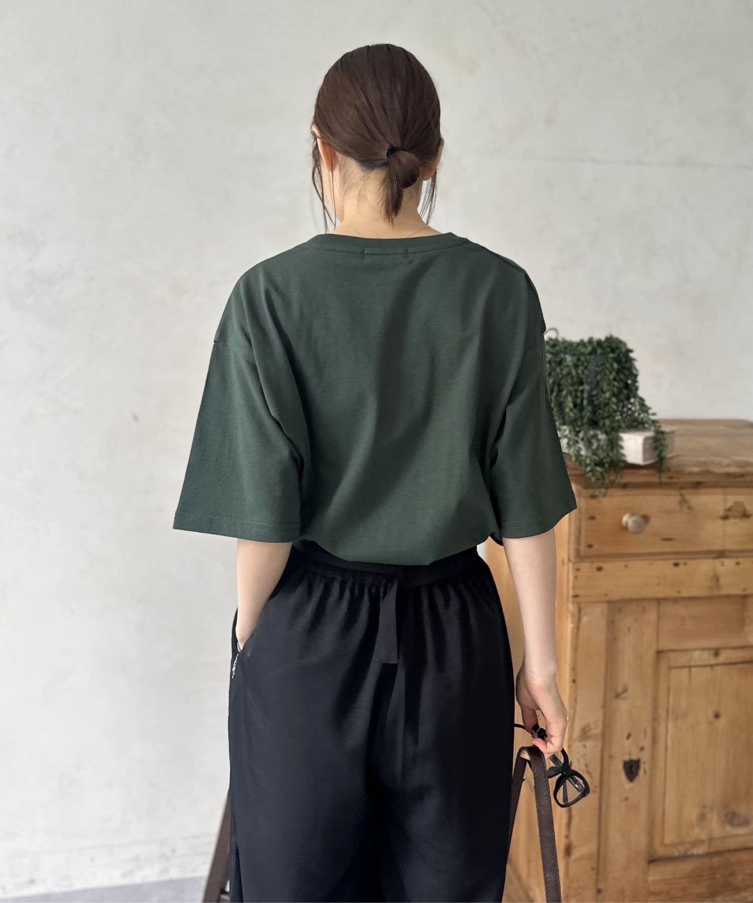 LOCUST(ローカスト) 【ユニセックス】ヒゲオジアイス刺繍T