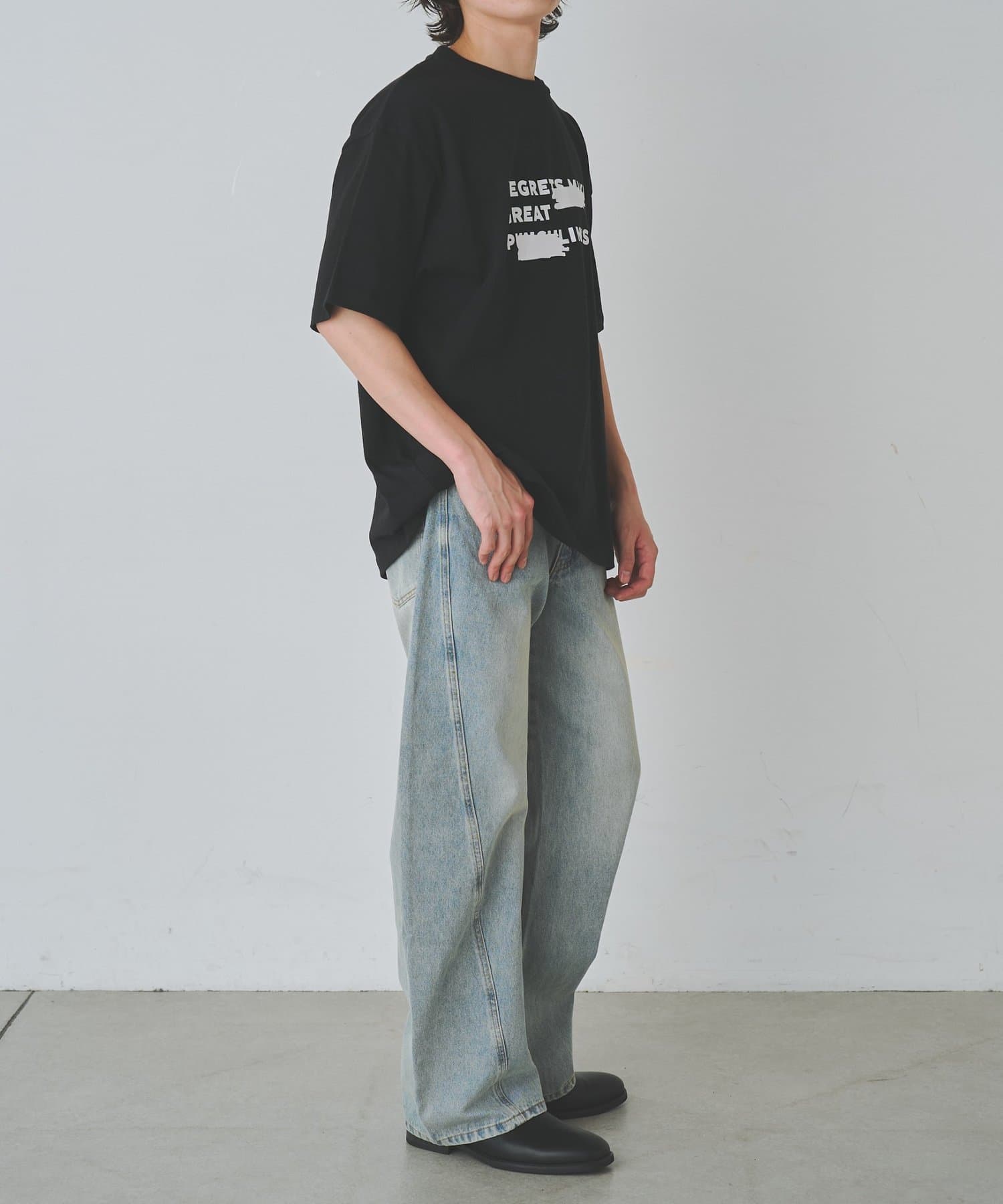 COLONY 2139(コロニー トゥーワンスリーナイン) ブラインドロゴTシャツ