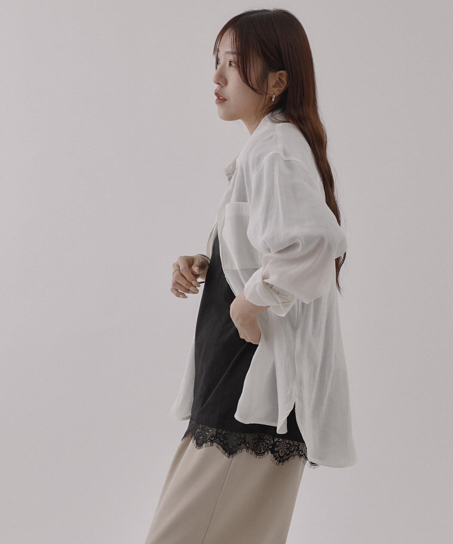 COLONY 2139(コロニー トゥーワンスリーナイン) レースヘムオーバーTシャツ