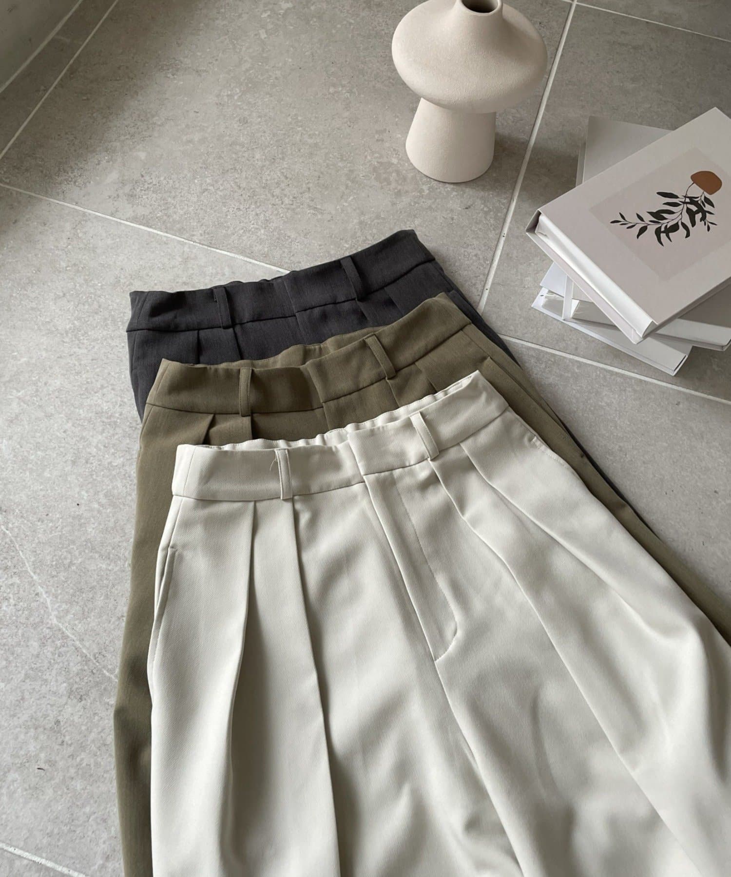 gemeil(ジェムイル) 【YUKINA企画】タックワイドパンツ (MA-001)