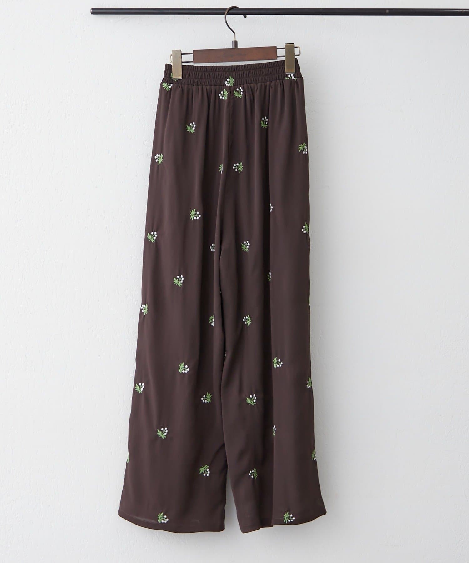 Remind me and forever(リマインドミーアンドフォーエバー) 【SETUP】花刺繍イージーパンツ